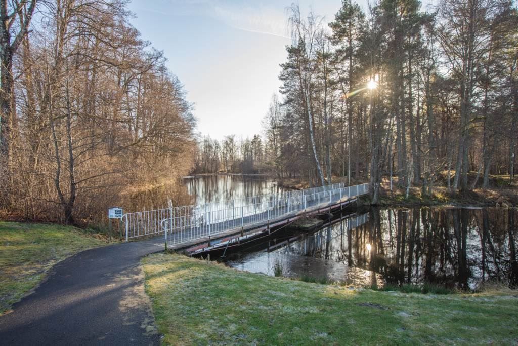 Kort promenad till fina promenadstråk längs med Lagan