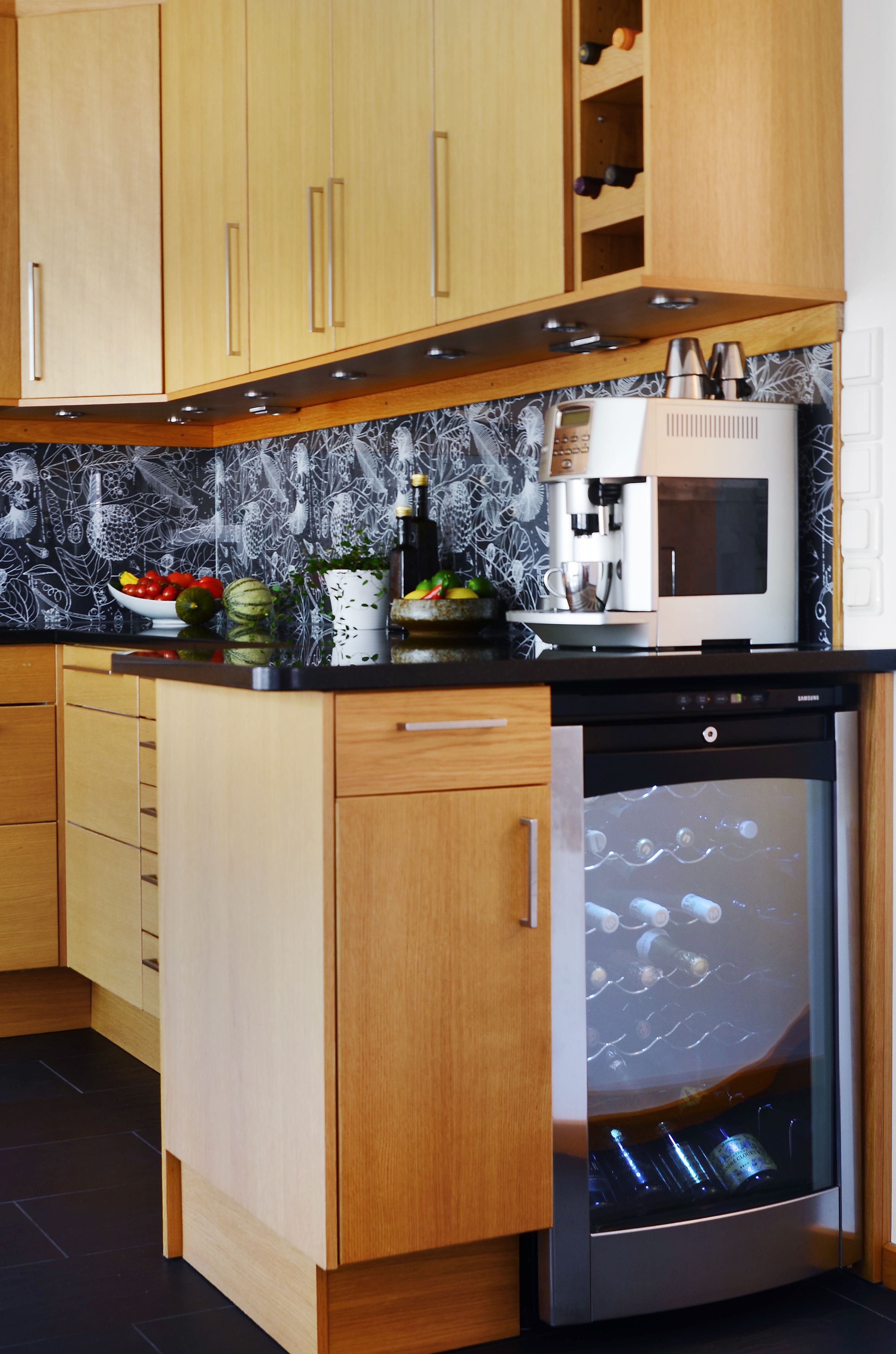 Vinkyl och bänkskivor i granit