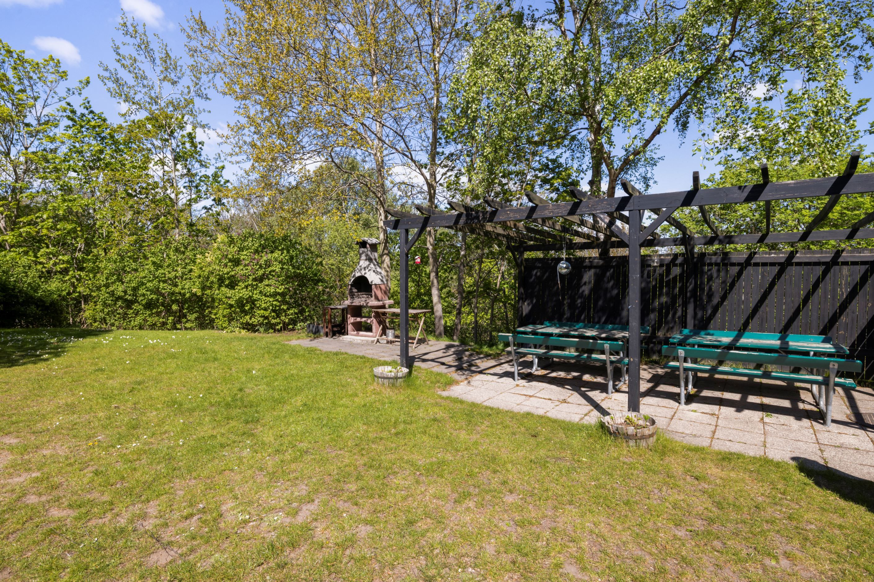 Uteplats på framsidan med grill