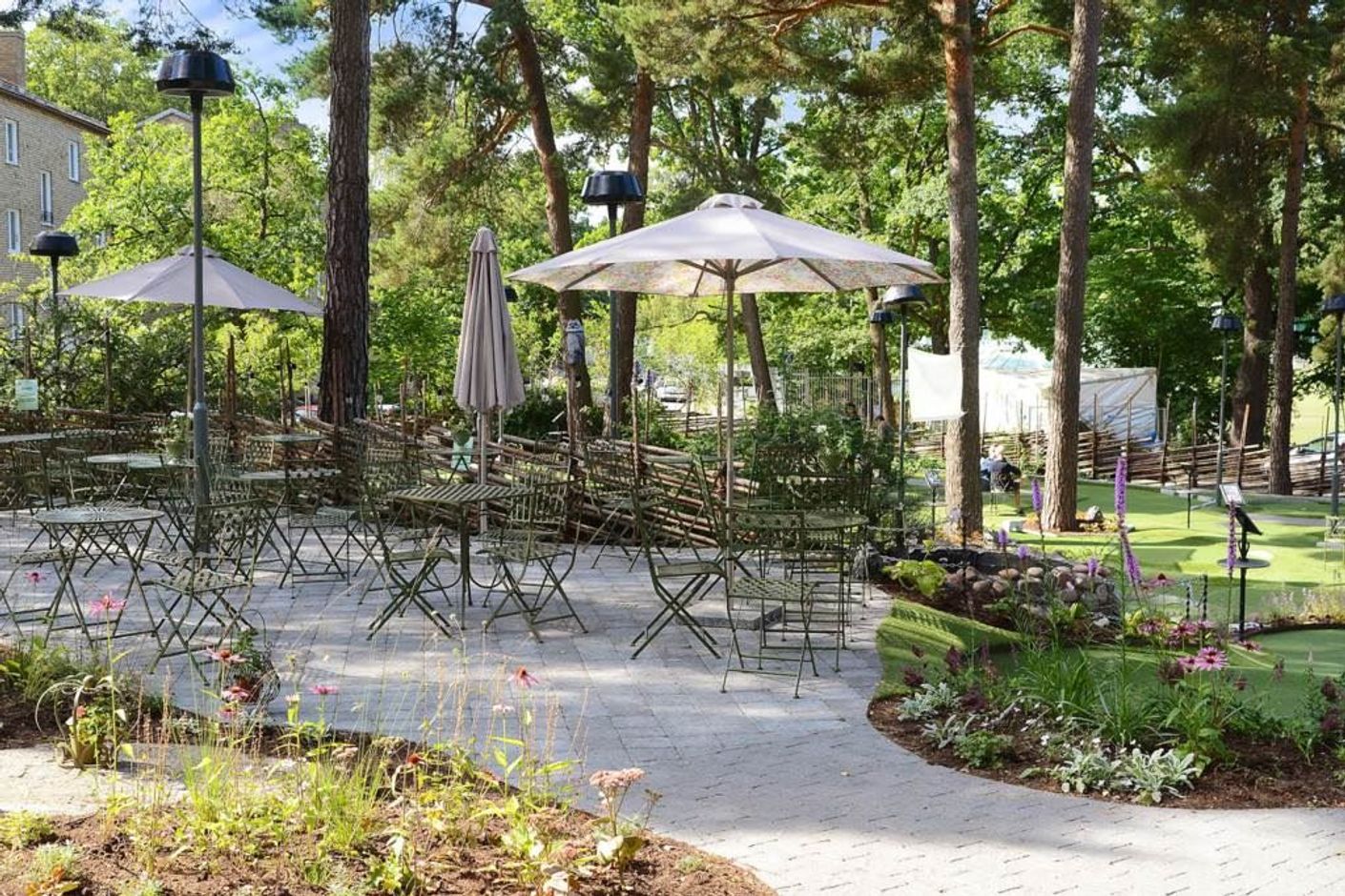 Välkomna till Golfbaren Aspudden, minigolf och bistro