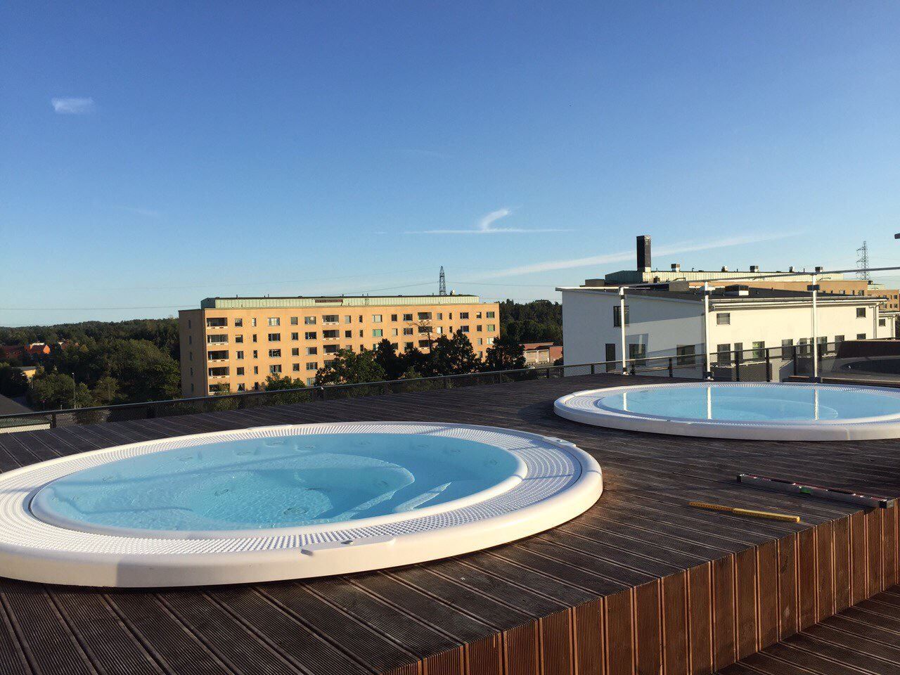 Spabad på föreningens takterrass (säljarens bild)