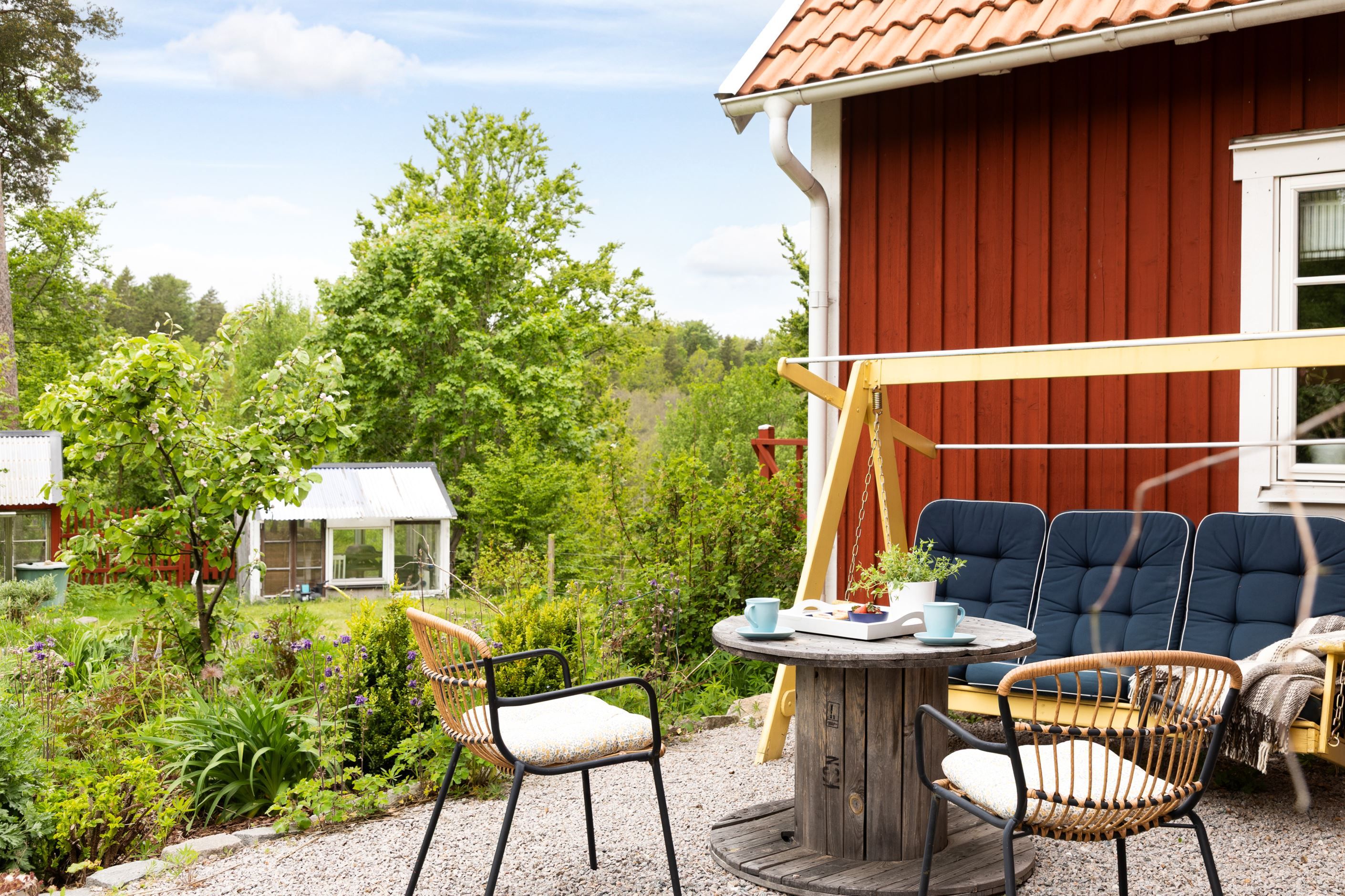 Huvudbyggnad - uteplats