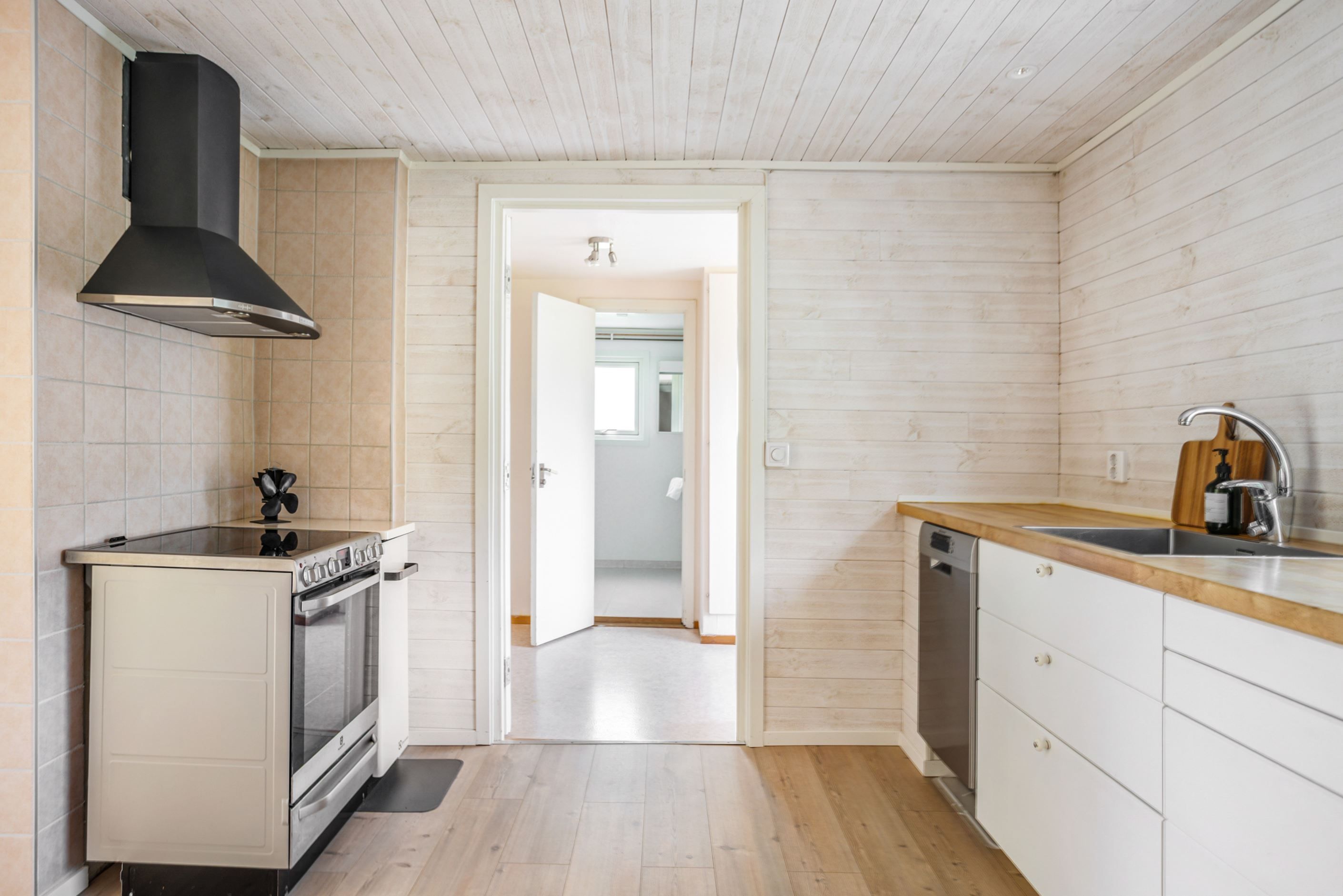 Kök mot hall