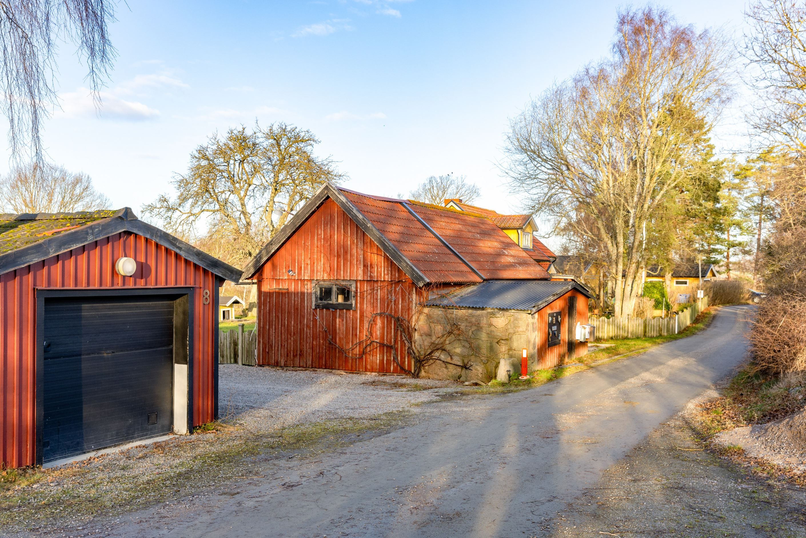 Garage och uppfart