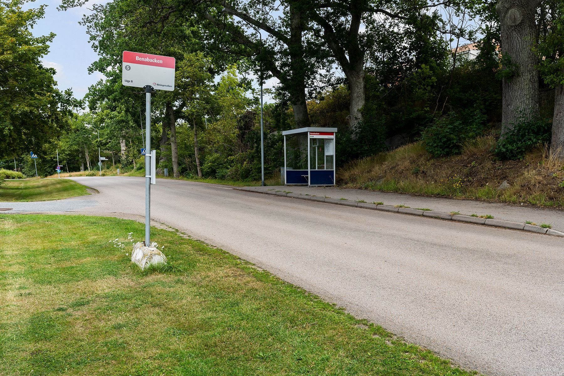 Busshållplats i närheten