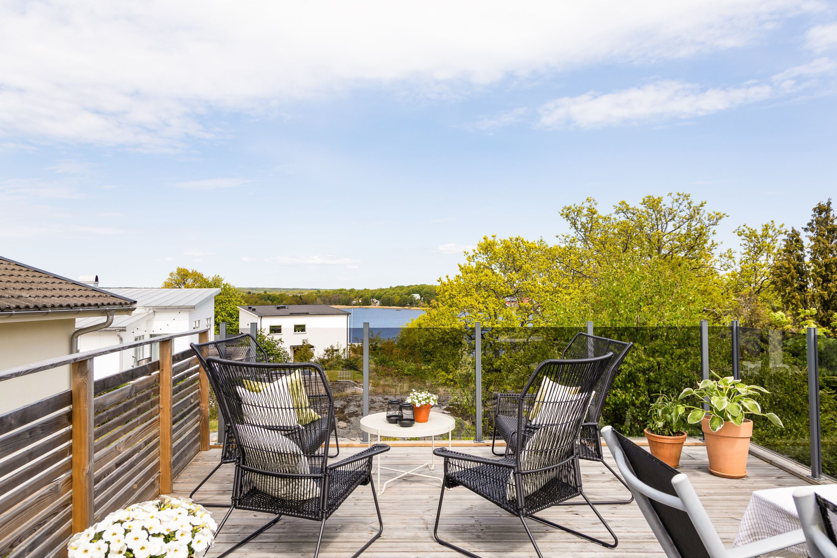 Uteplats med havsutsikt