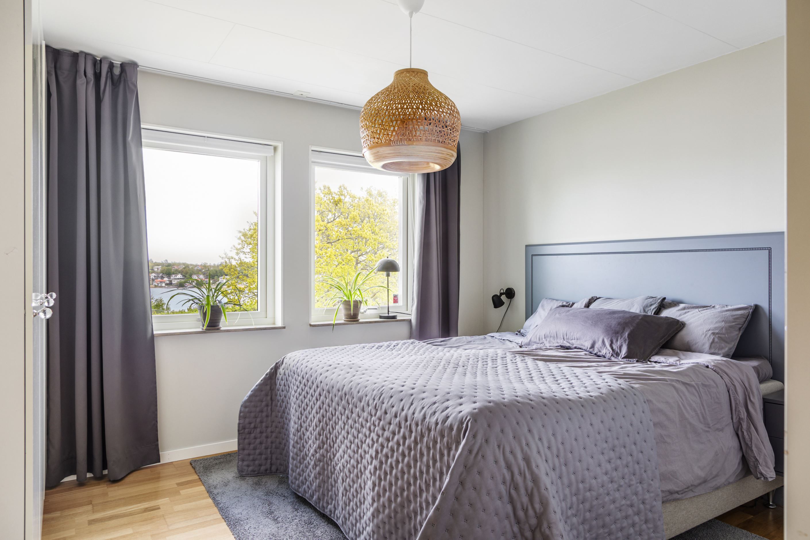 Sovrum 1 med eget badrum
