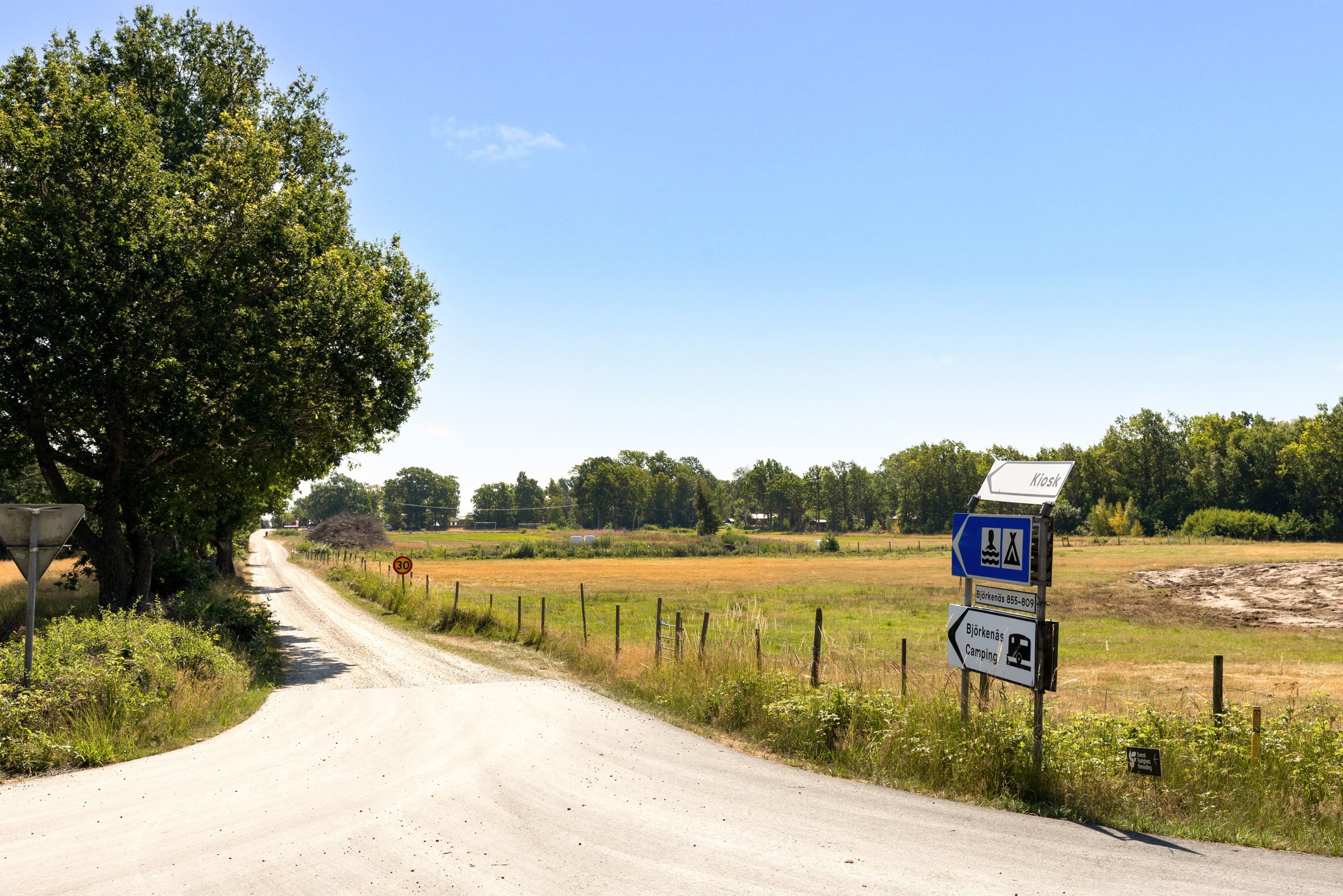 Närhet till badplats och camping