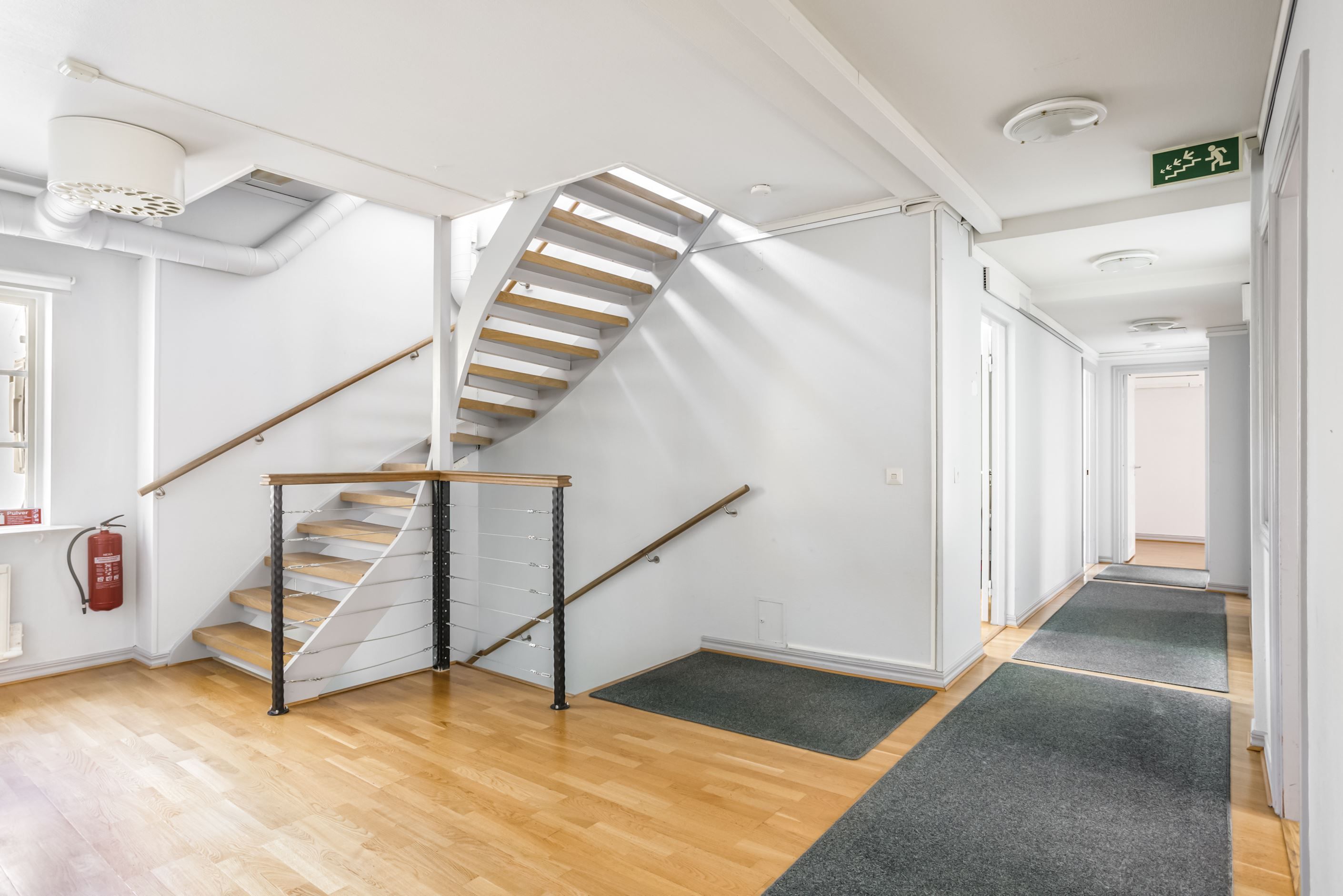 Plan 2 - Hall