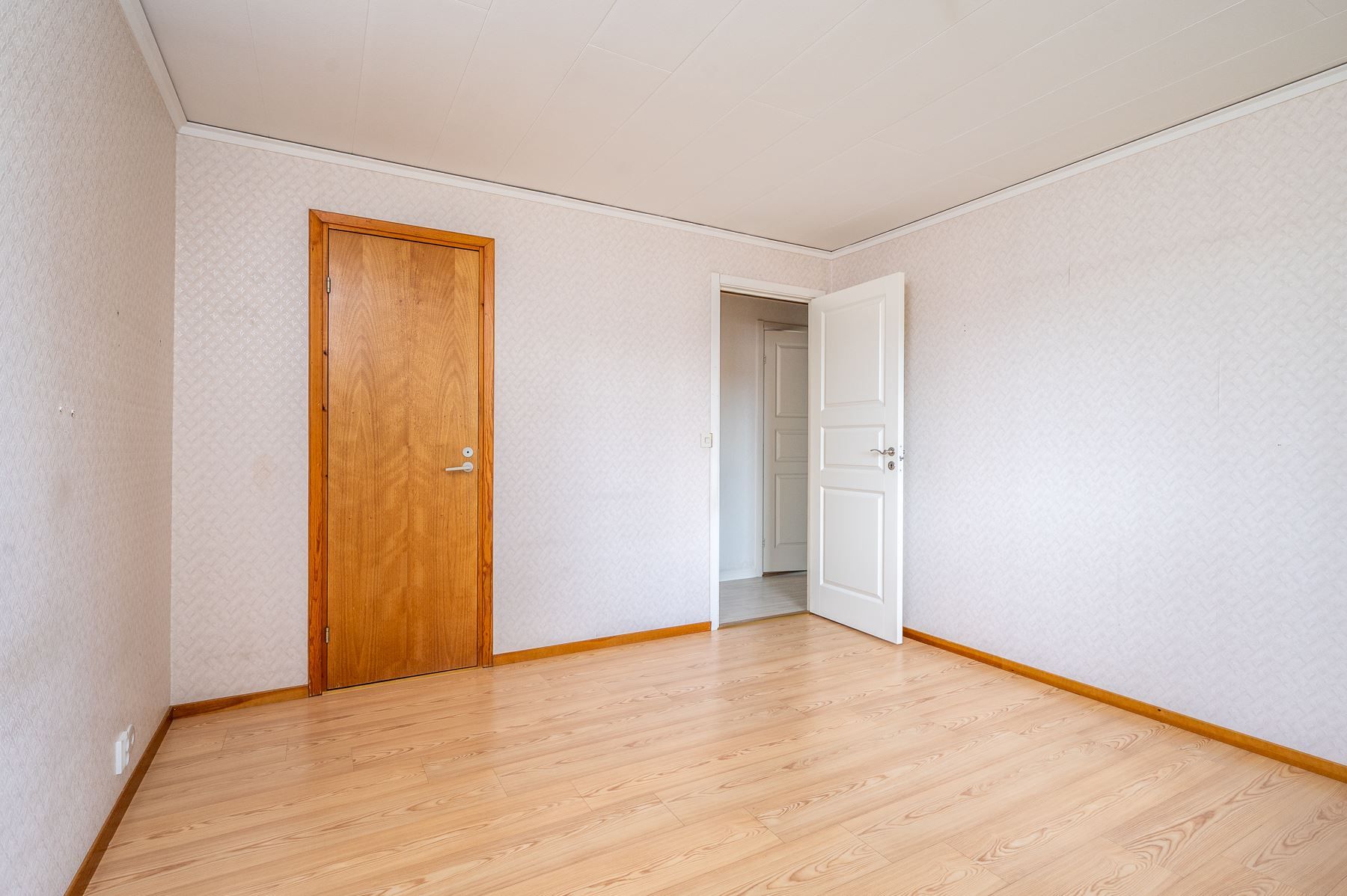 Sovrum 2 med klädkammare