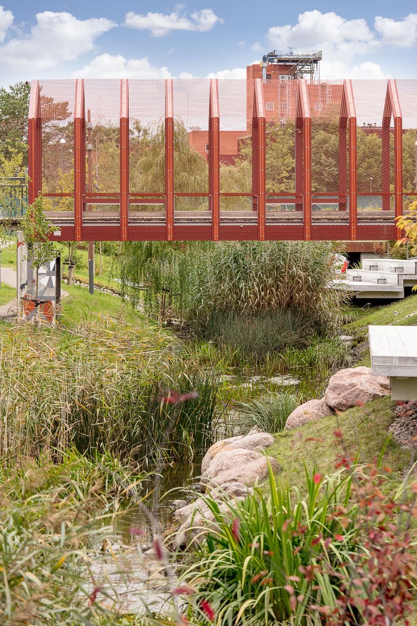 Bäcken som rinner genom Vallastaden