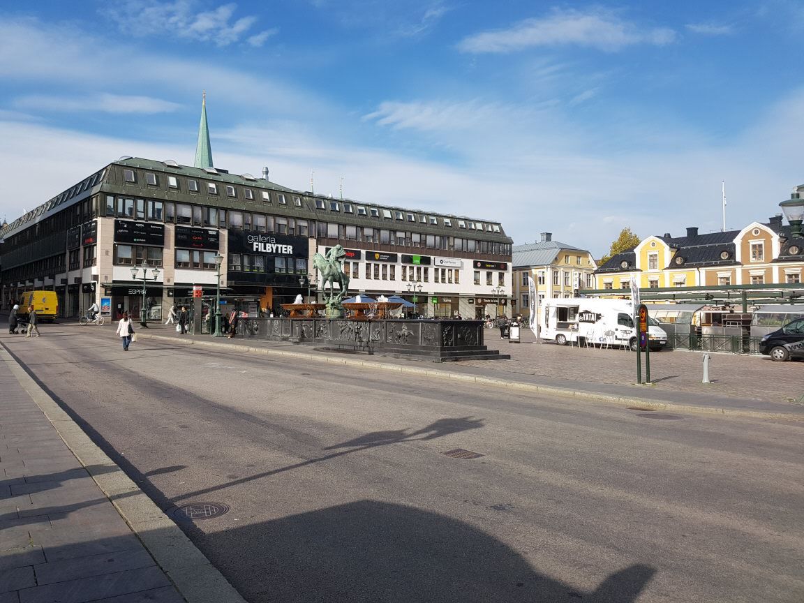 Stora torget runt hörnet