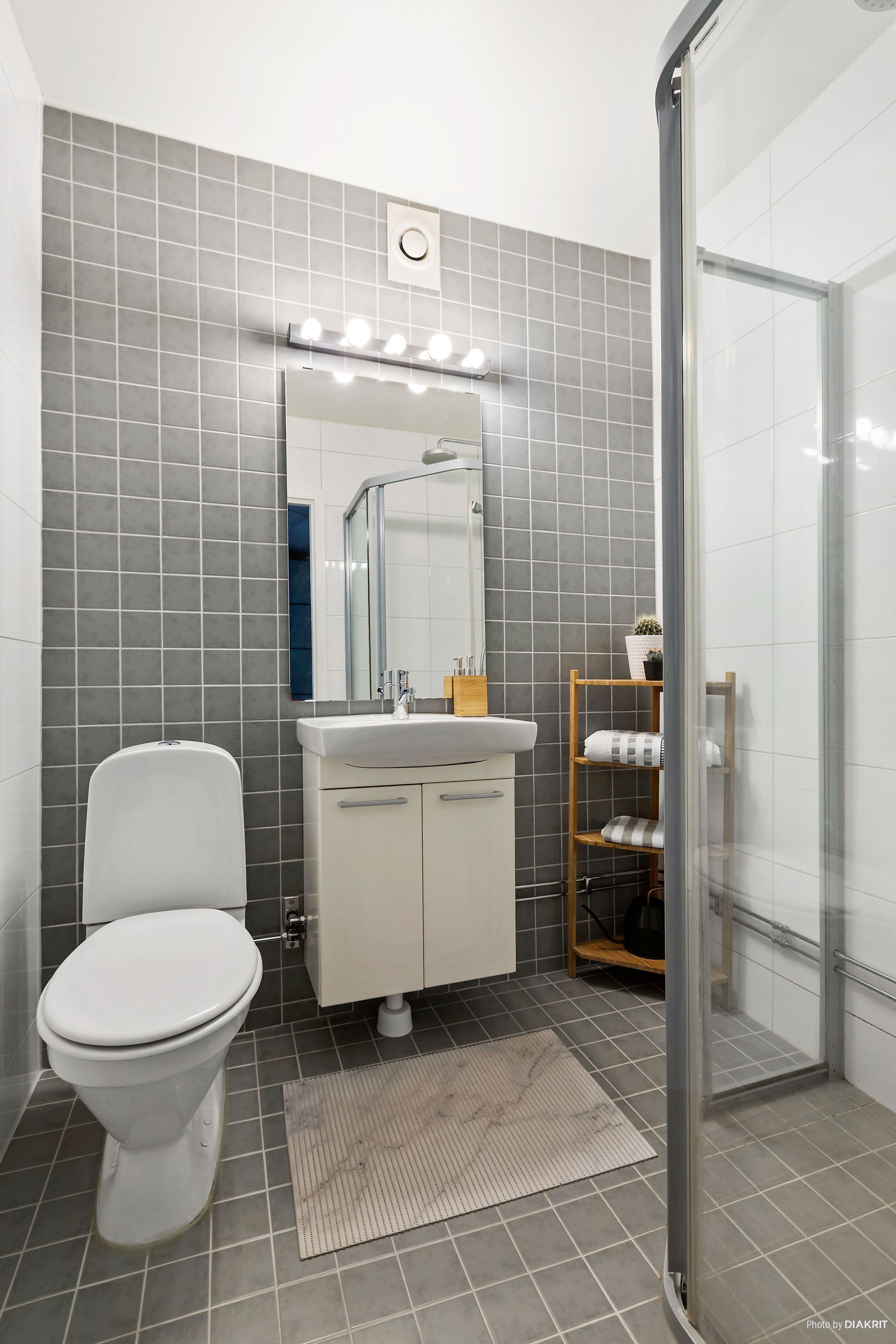 Helkaklat WC-/duschrum