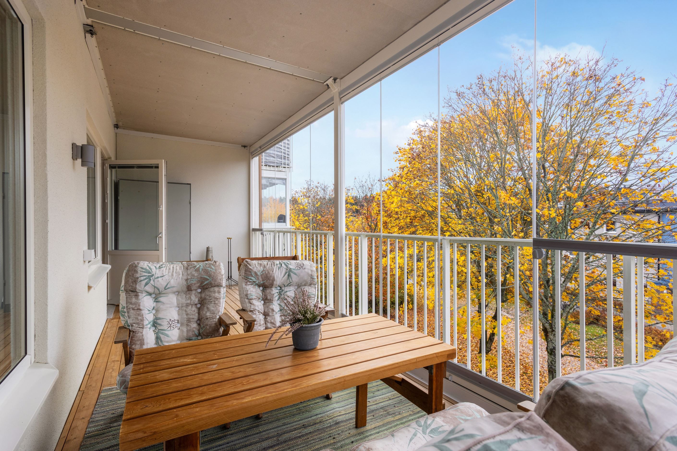 Stor inglasad balkong, ca 22 kvm