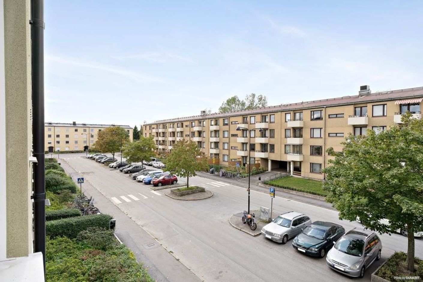 Utsikt från vardagsrummet och den franska balkongen