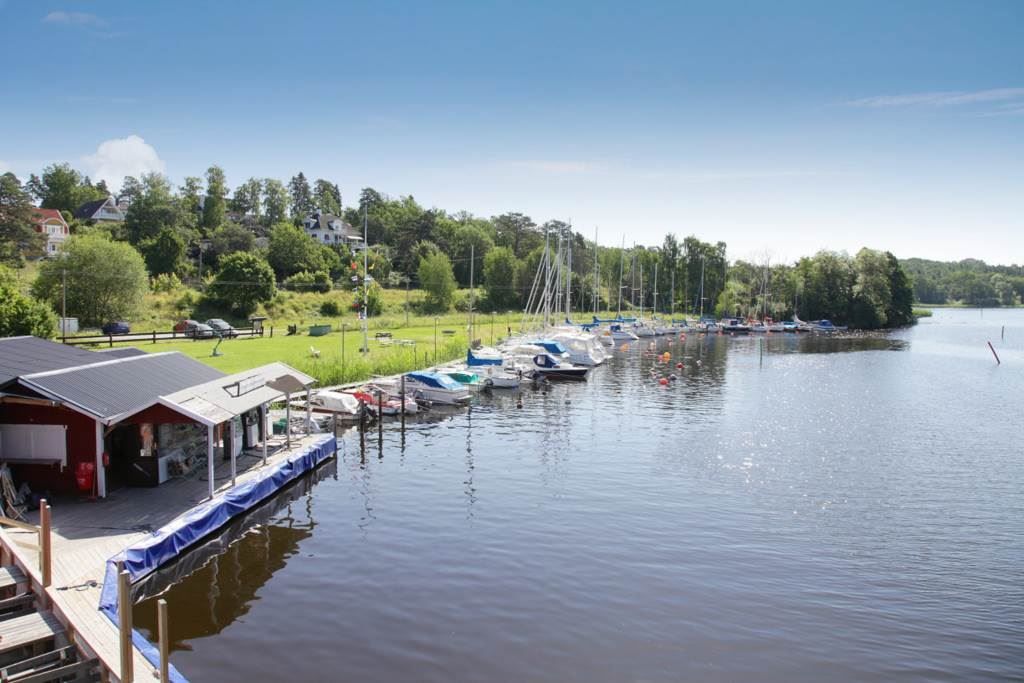 Lågupplöst Stäket, båtklubben