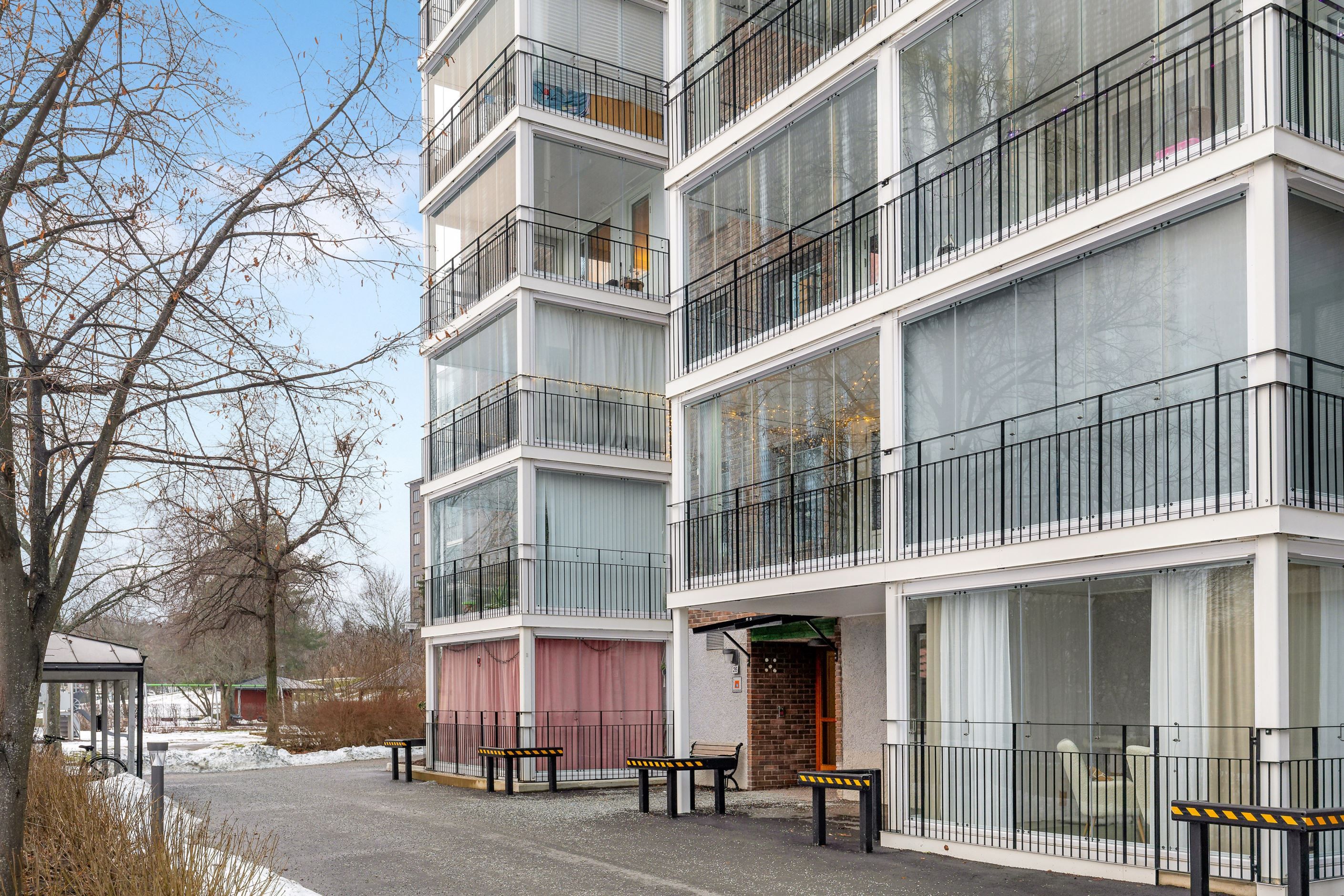 Fasadbild, nya balkonger