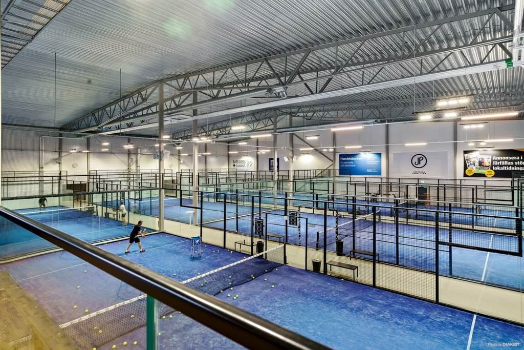 Lågupplöst Järfälla padelhall