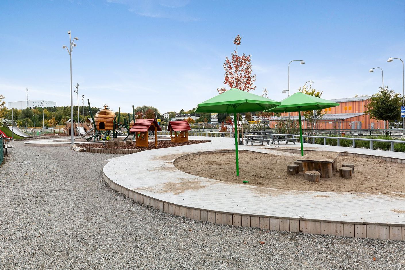 Nyanlagd park och lekplats intill bostaden