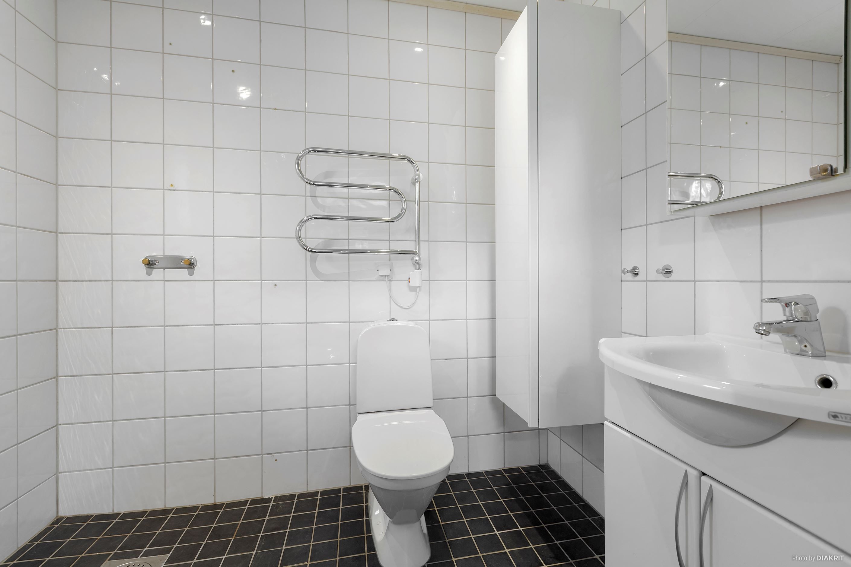 Helkaklat WC-/duschrum - entréplan