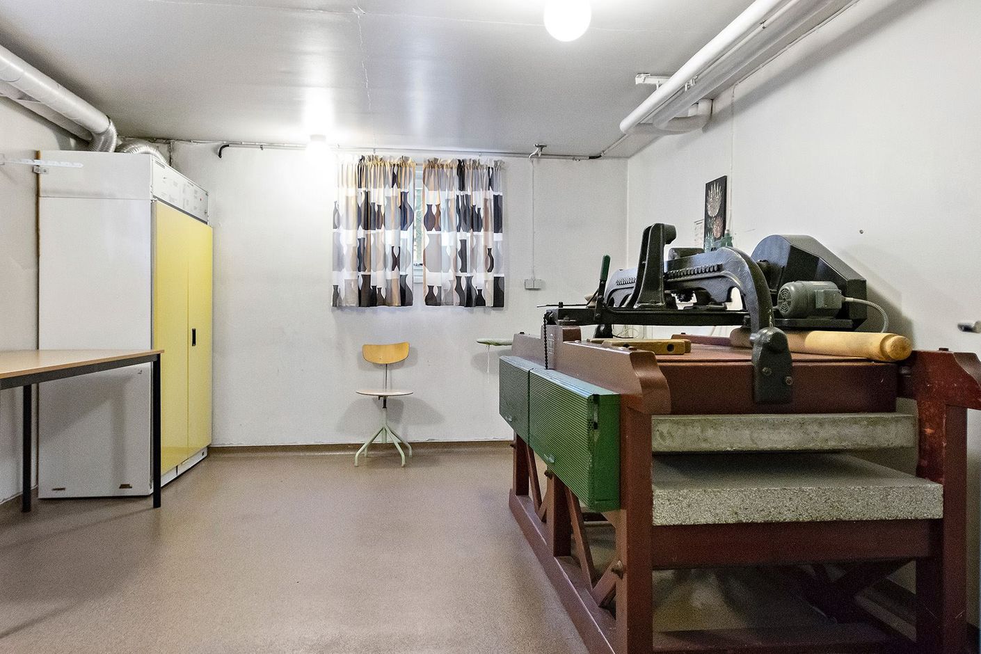 Stryk och torkrum i källarplan