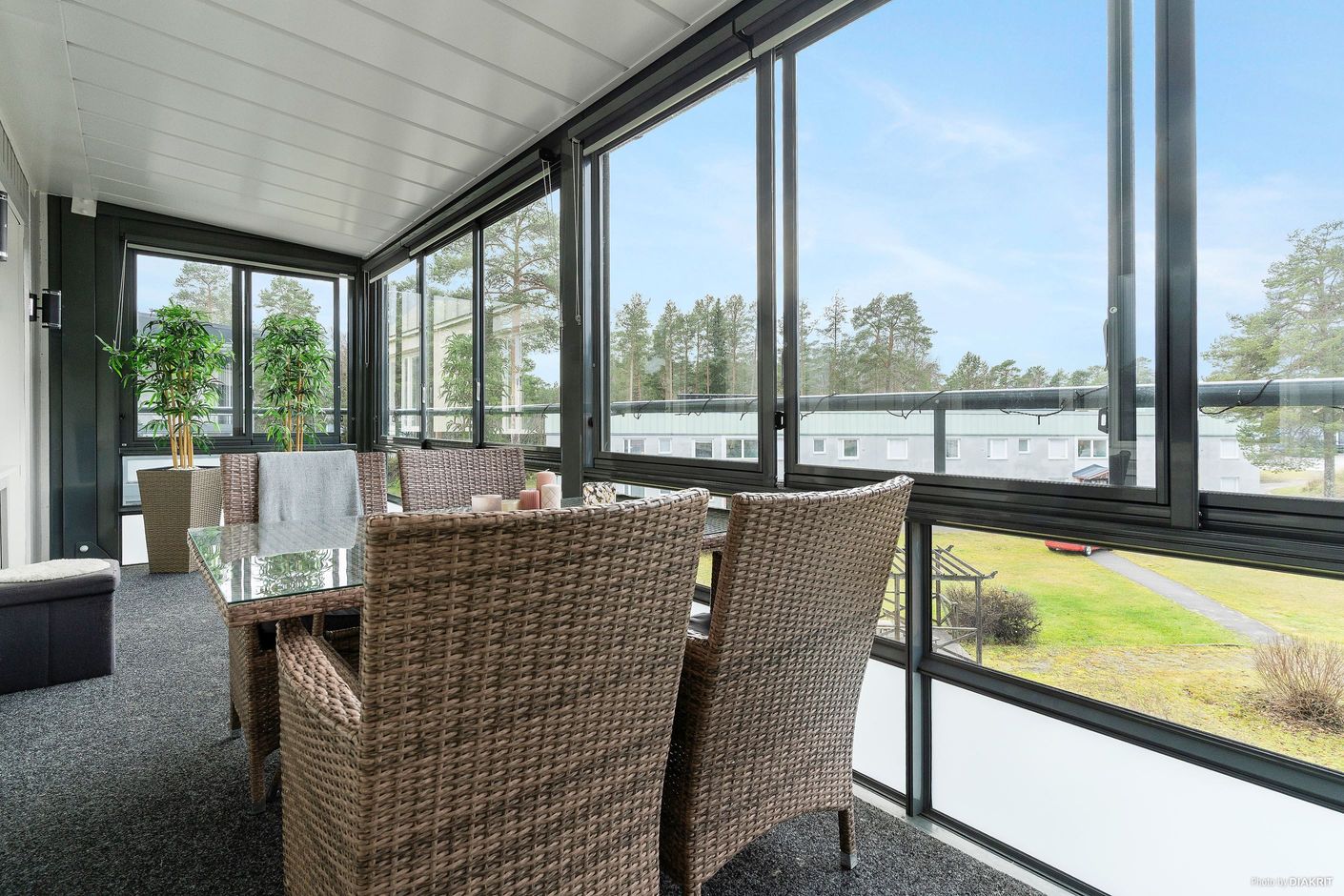 Stor inglasad balkong