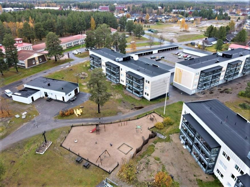 Intilliggande lekpark