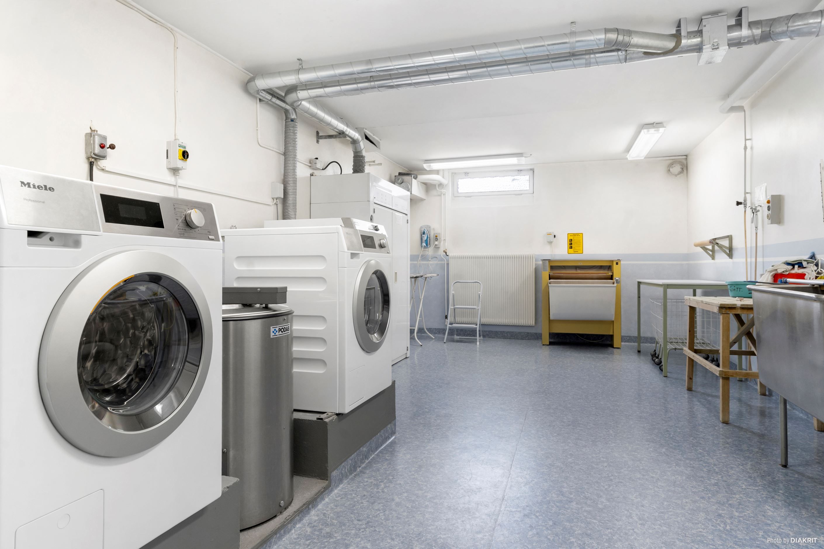 Föreningens tvättstuga i källaren