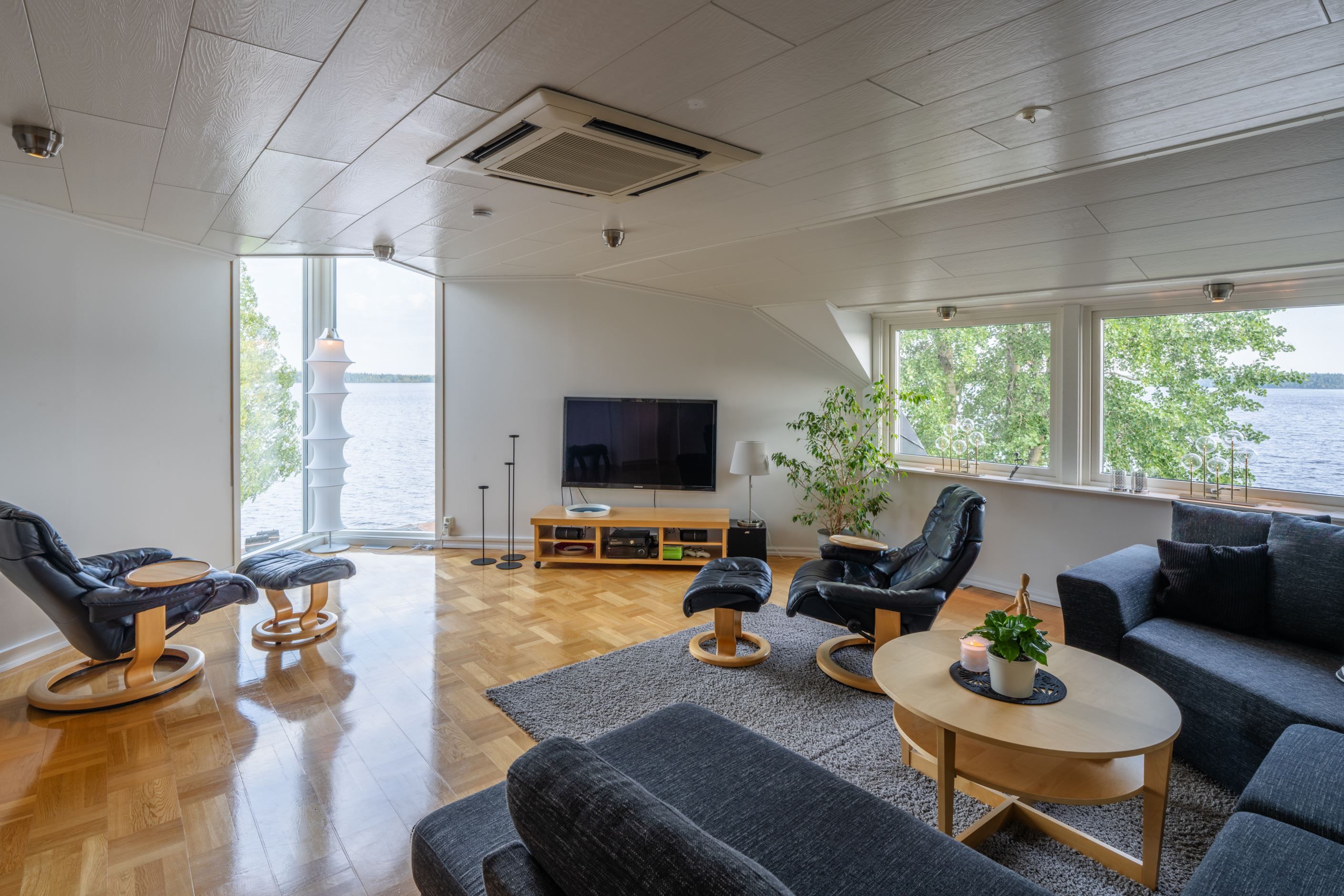 Allrum på övre plan