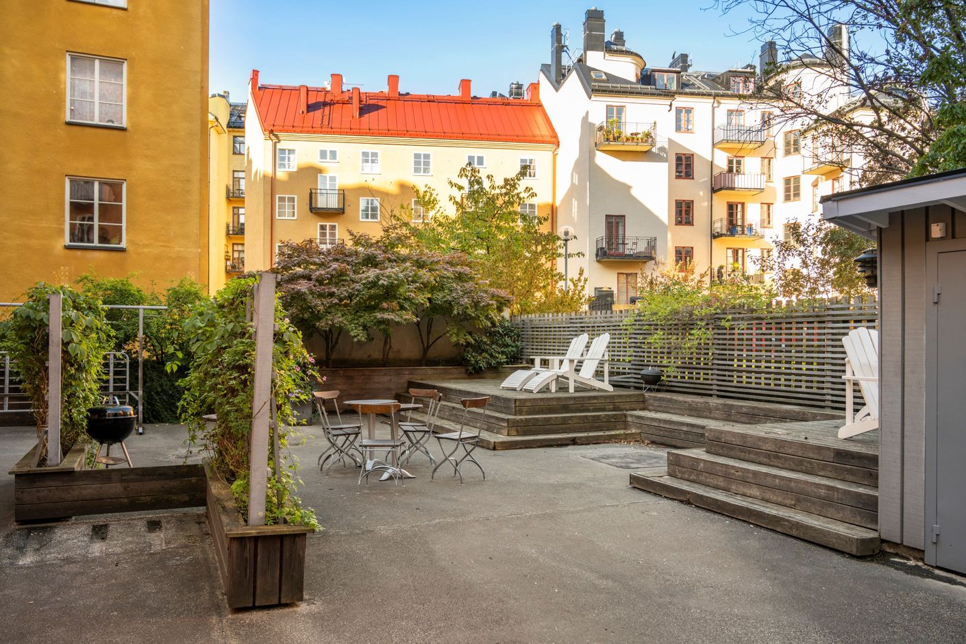 Gemensam innergård, foto taget innan renoveringen