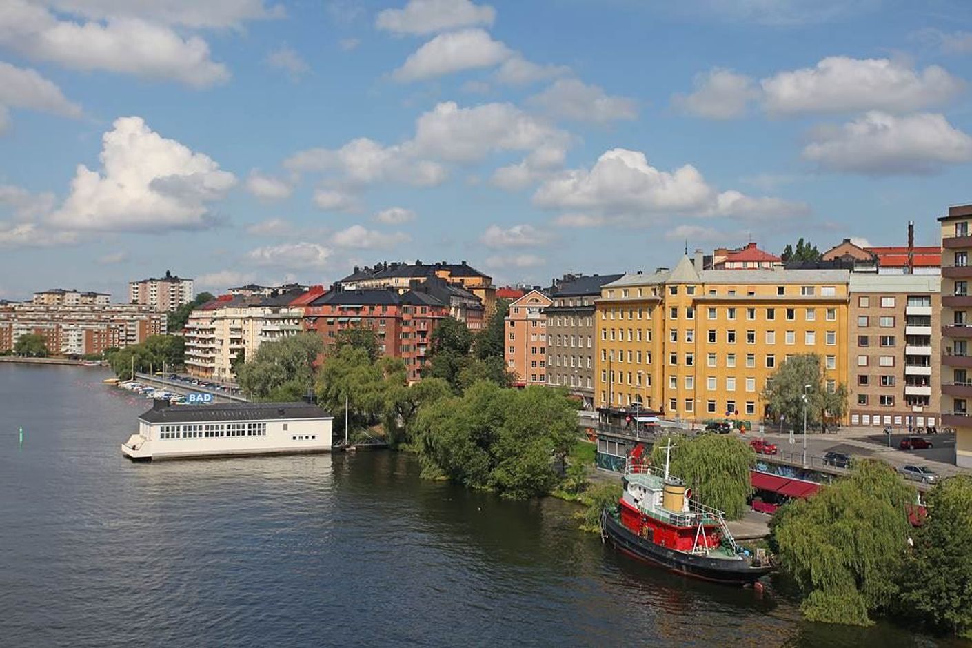 Lågupplöst Hornstulls Strand med anrika kallbadhuset