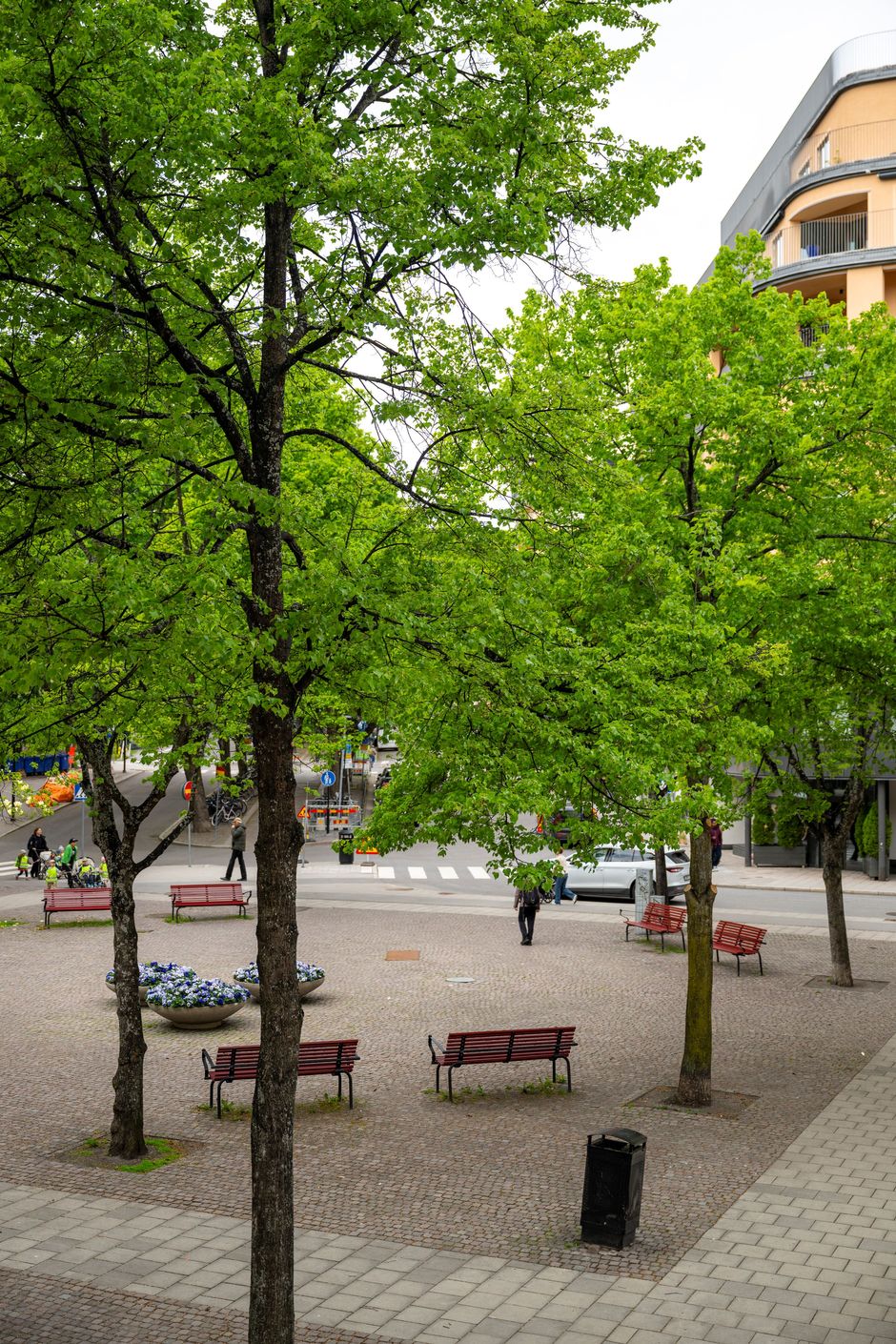 Fransk balkong i sovrum 1 med utsikt över torget
