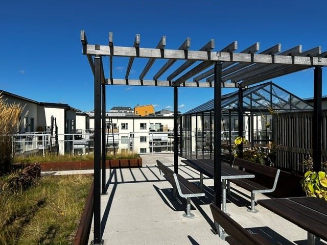Föreningens gemensamma takterrass - säljarens egen bild