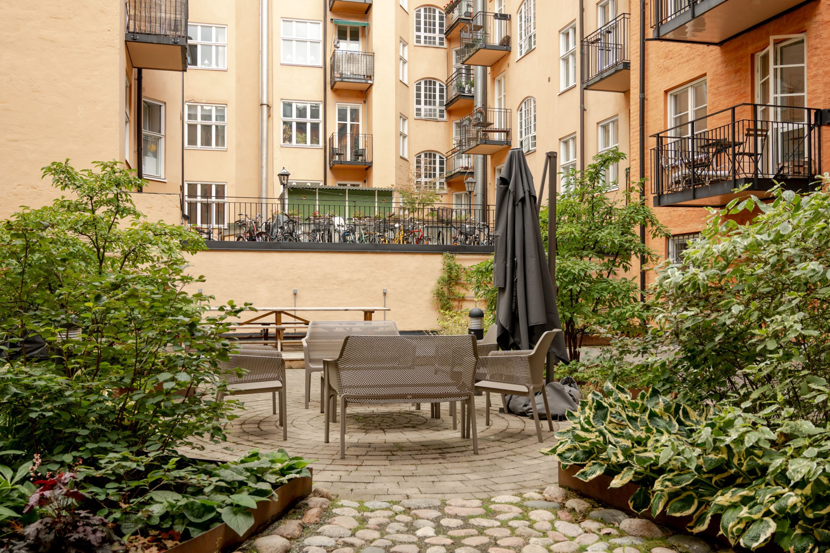 Föreningens lummiga innergård