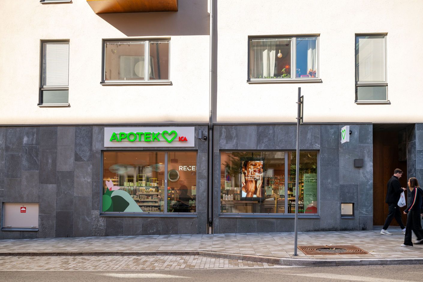 Apotek ett stenkast från din port