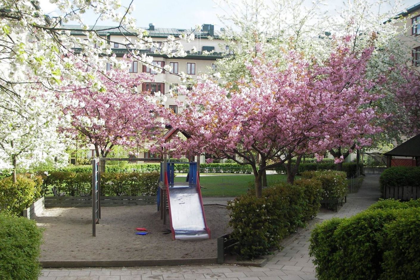 Gemensam gård, sommarbild