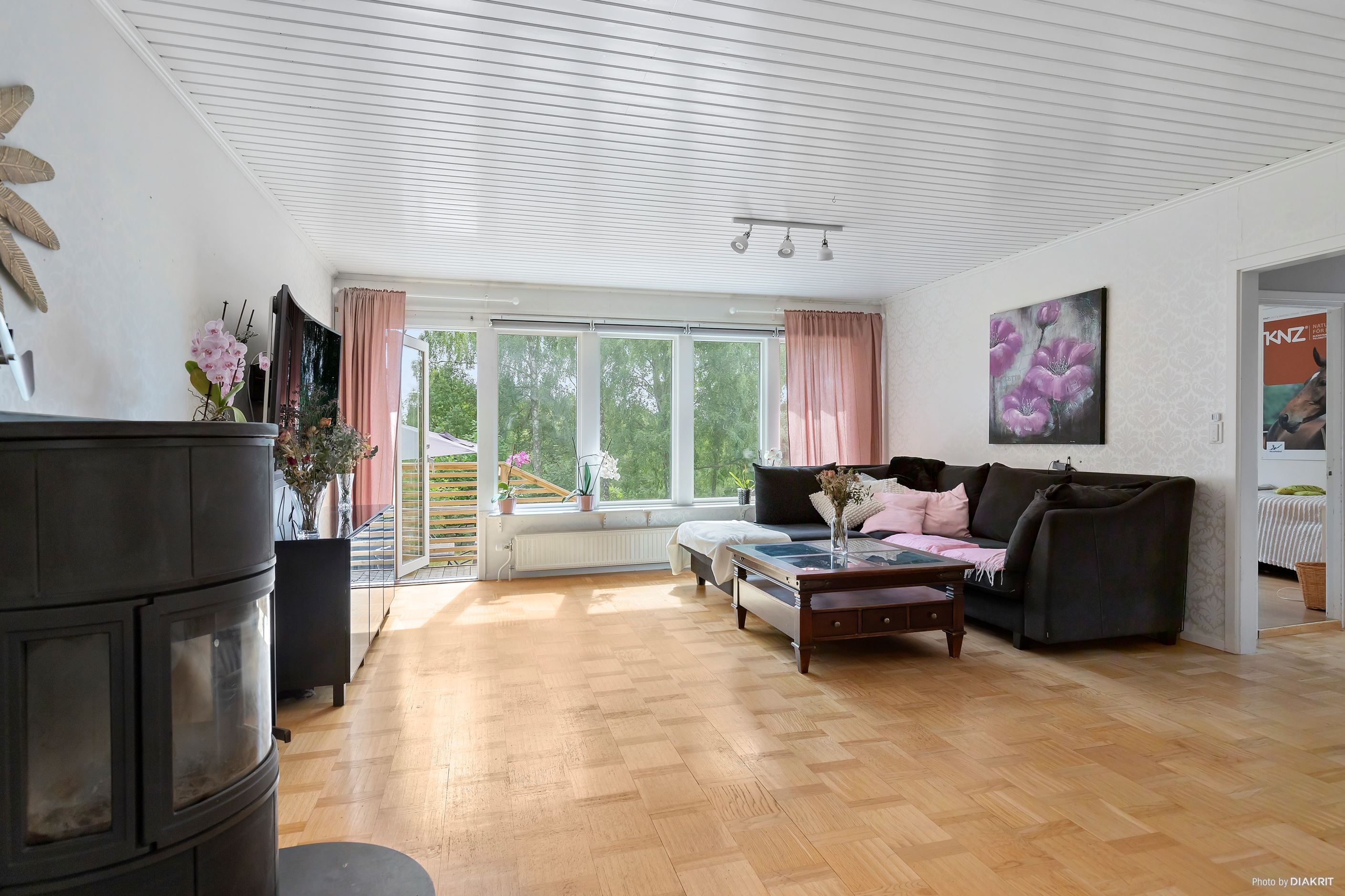 Vardagsrum med utgång till terrass