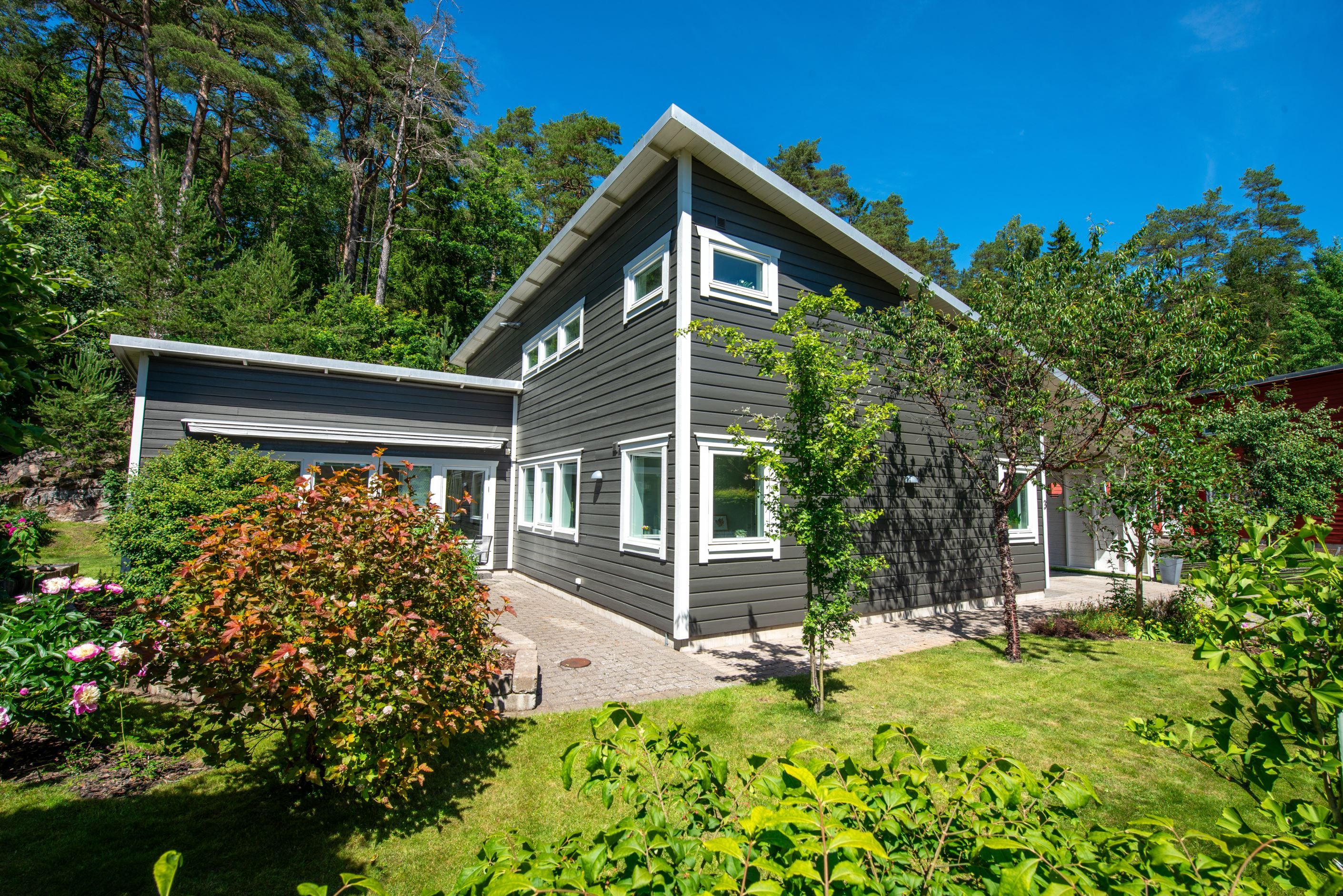 Vy från trädgård