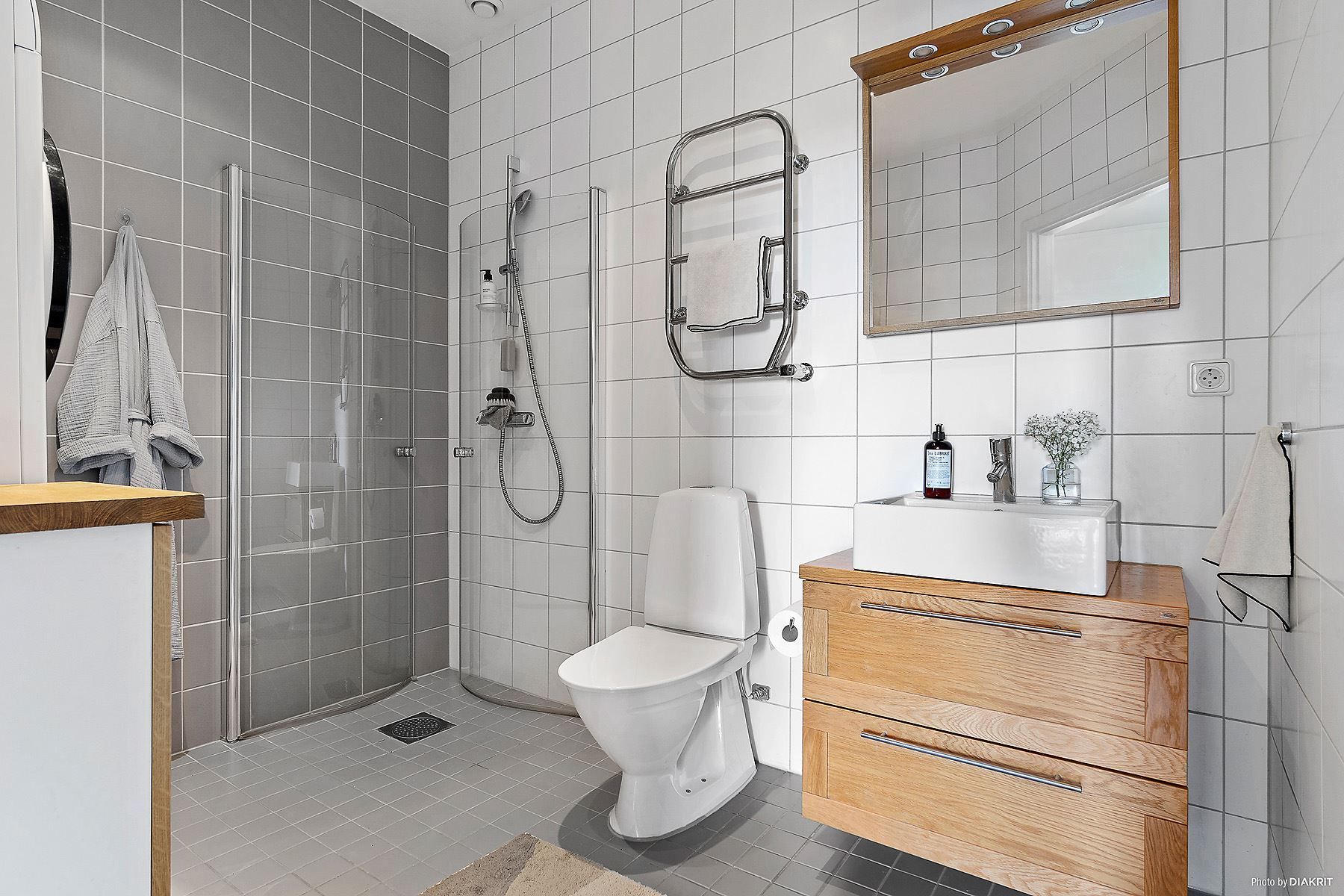 Dusch/wc/tvätt (entréplan)