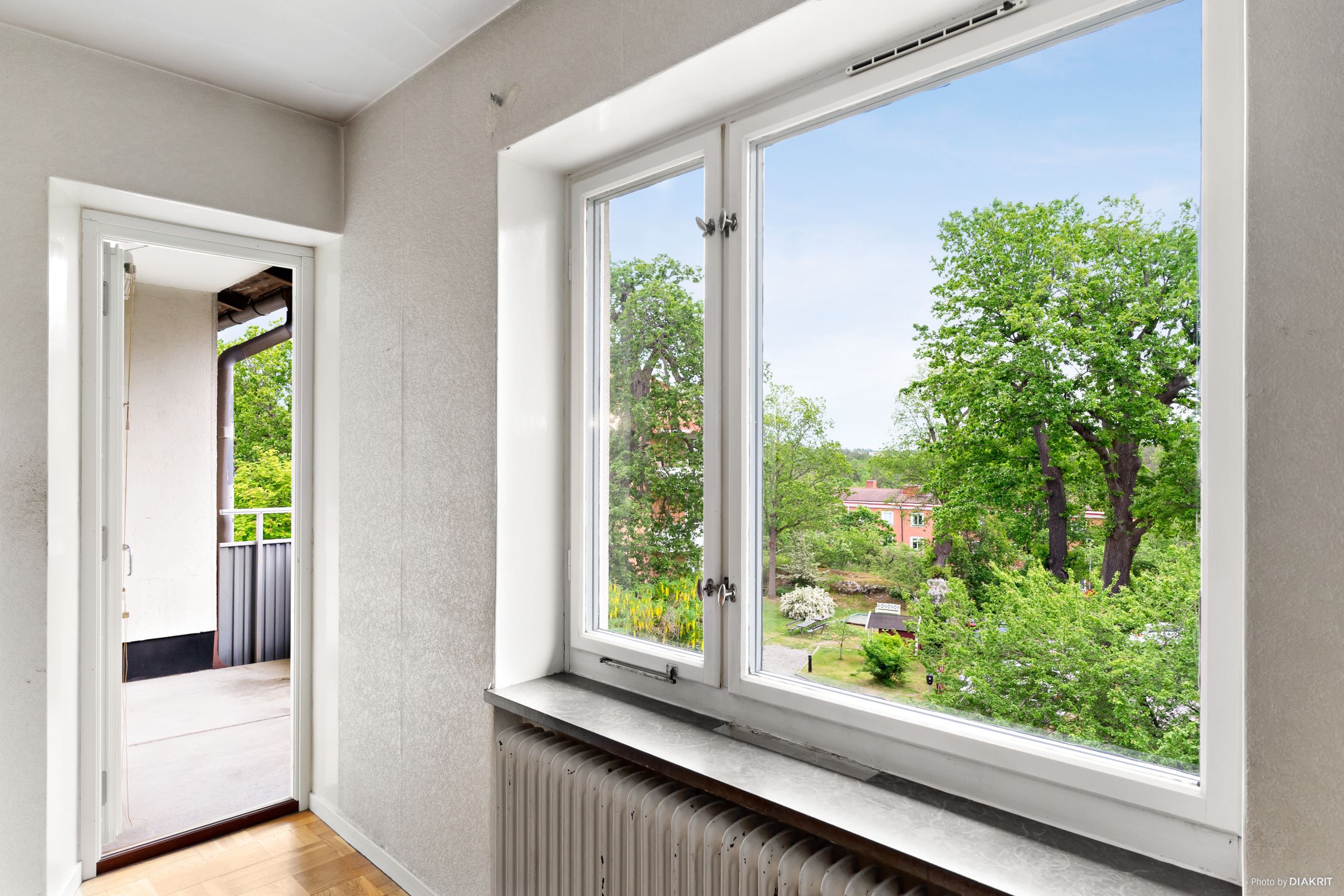 Utgång till balkongen från vardagsrummet