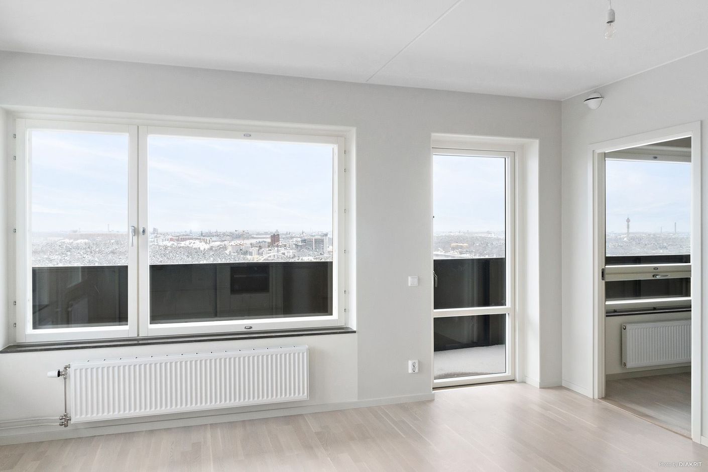 Enastående högt, fritt läge! Härifrån har du en utsikt du inte kan se dig mätt på - och ingen insyn!