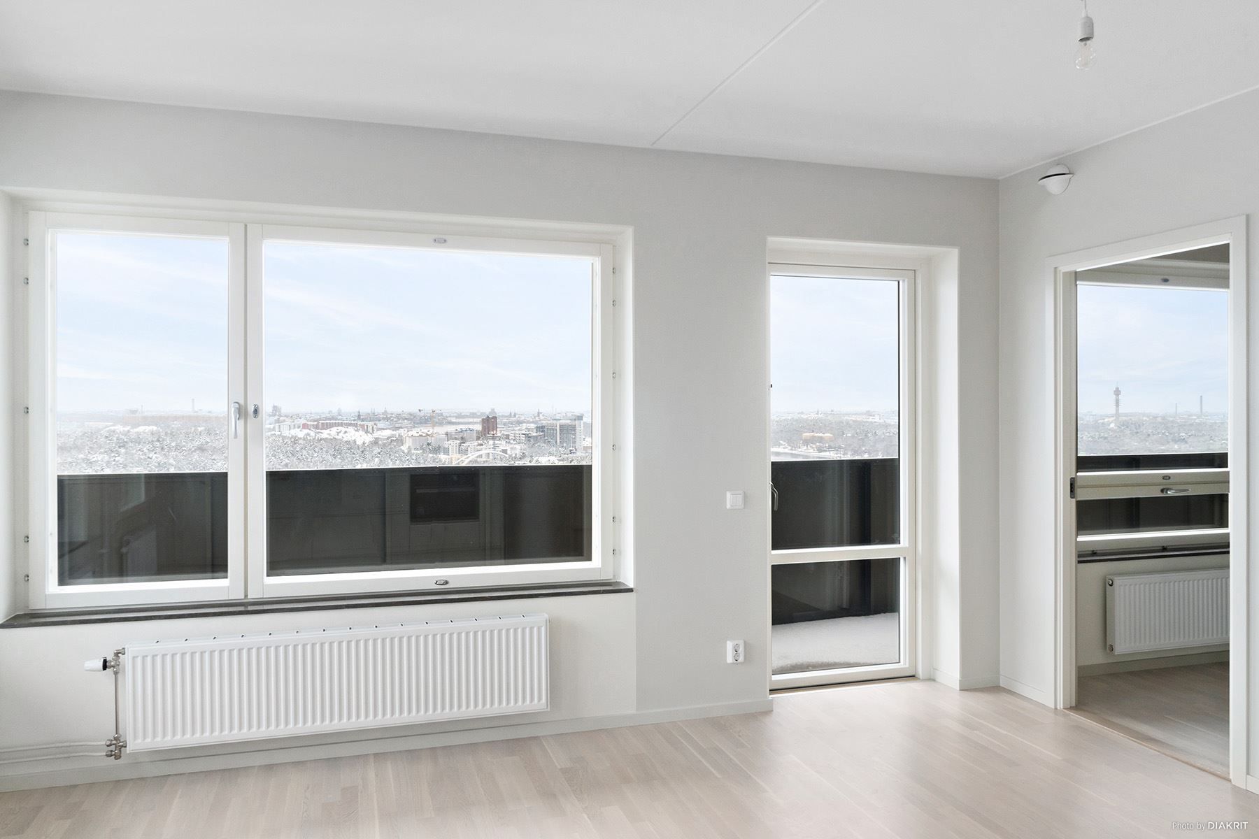 Enastående högt, fritt läge! Härifrån har du en utsikt du inte kan se dig mätt på - och ingen insyn!