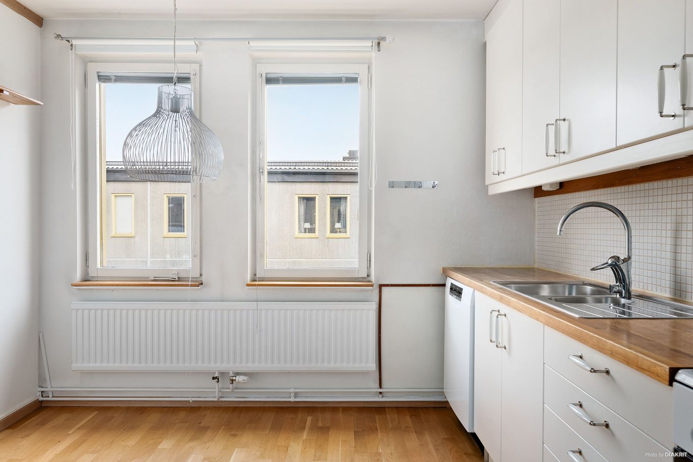 Kök med plats för matgrupp