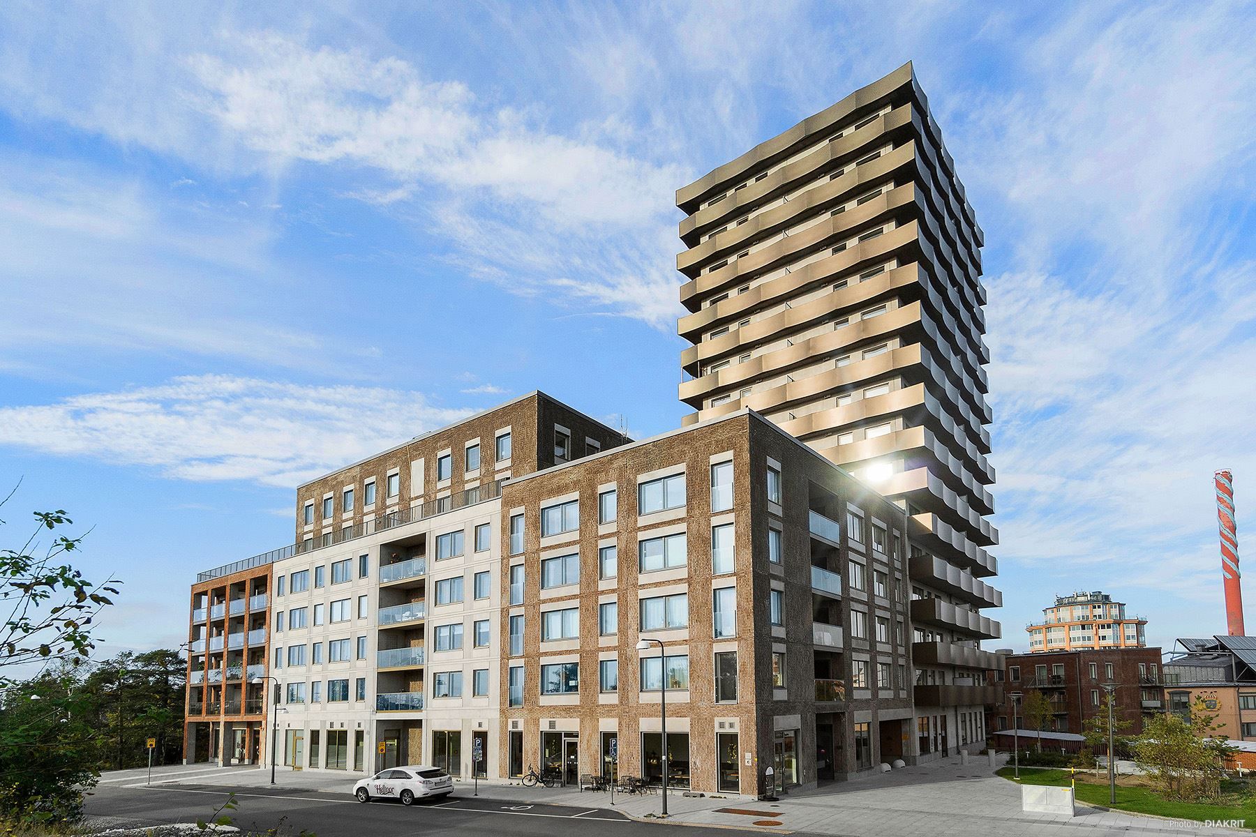 Tändkulevägen 19 är det röda tegelhuset längst till vänster i bild