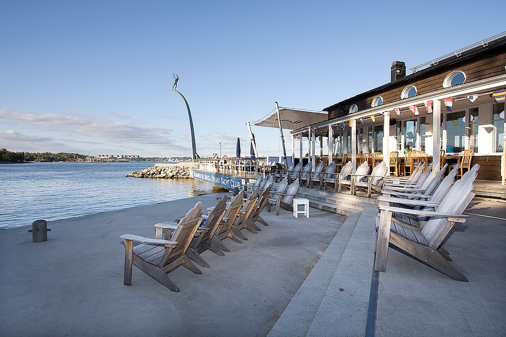 Populära restaurang J i Nacka strand