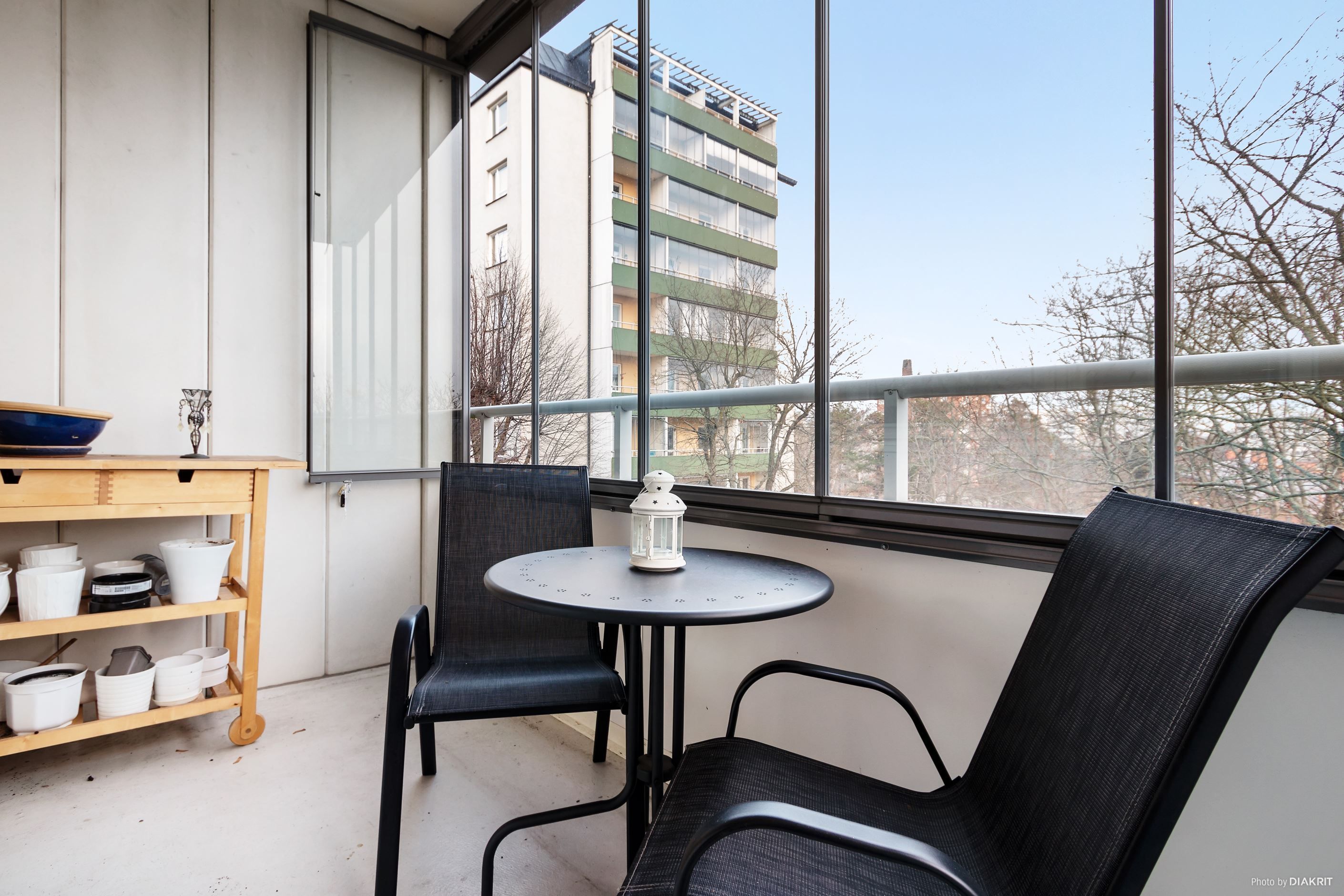 Rymlig balkong i sydost