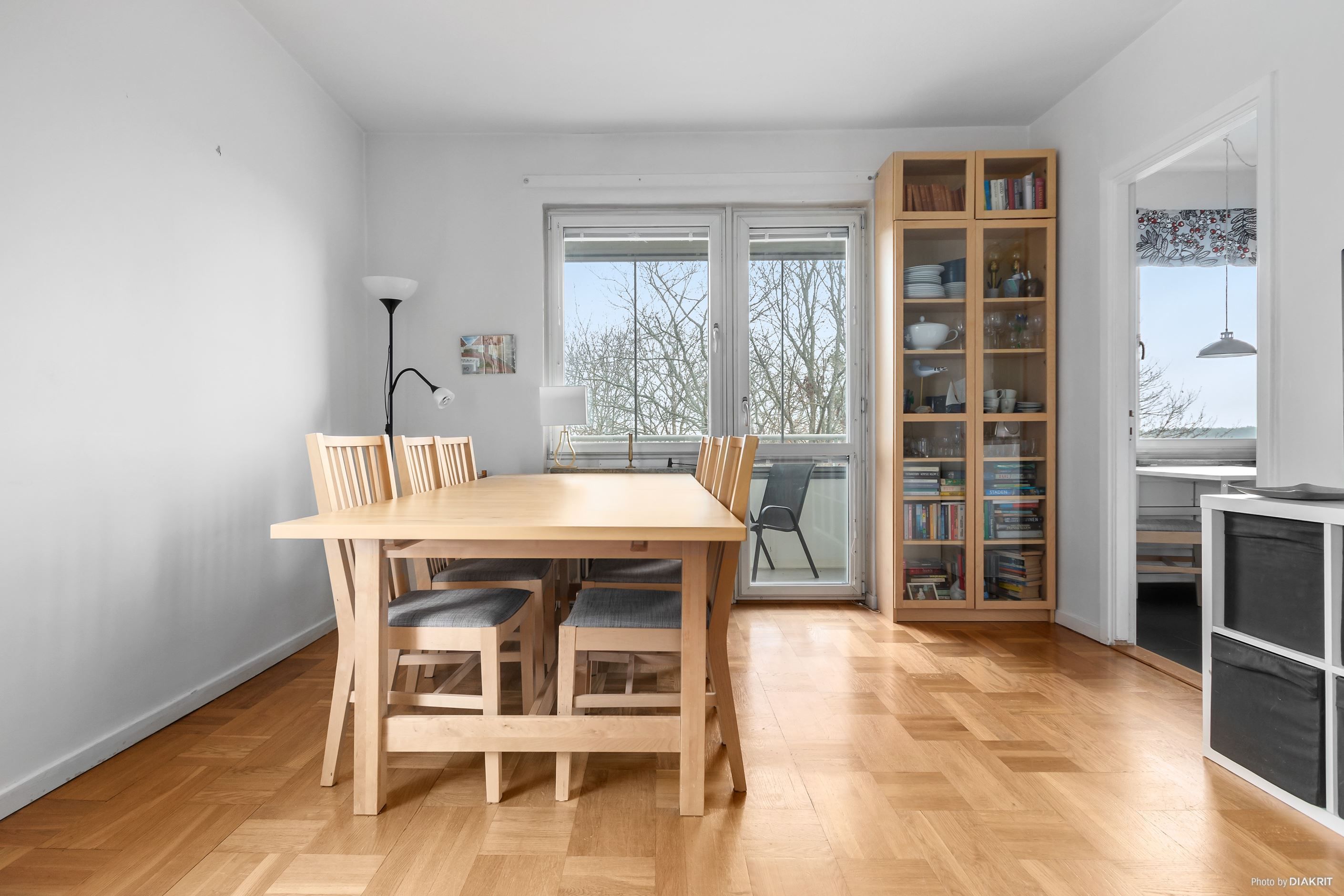 Från vardagsrummet nås balkongen