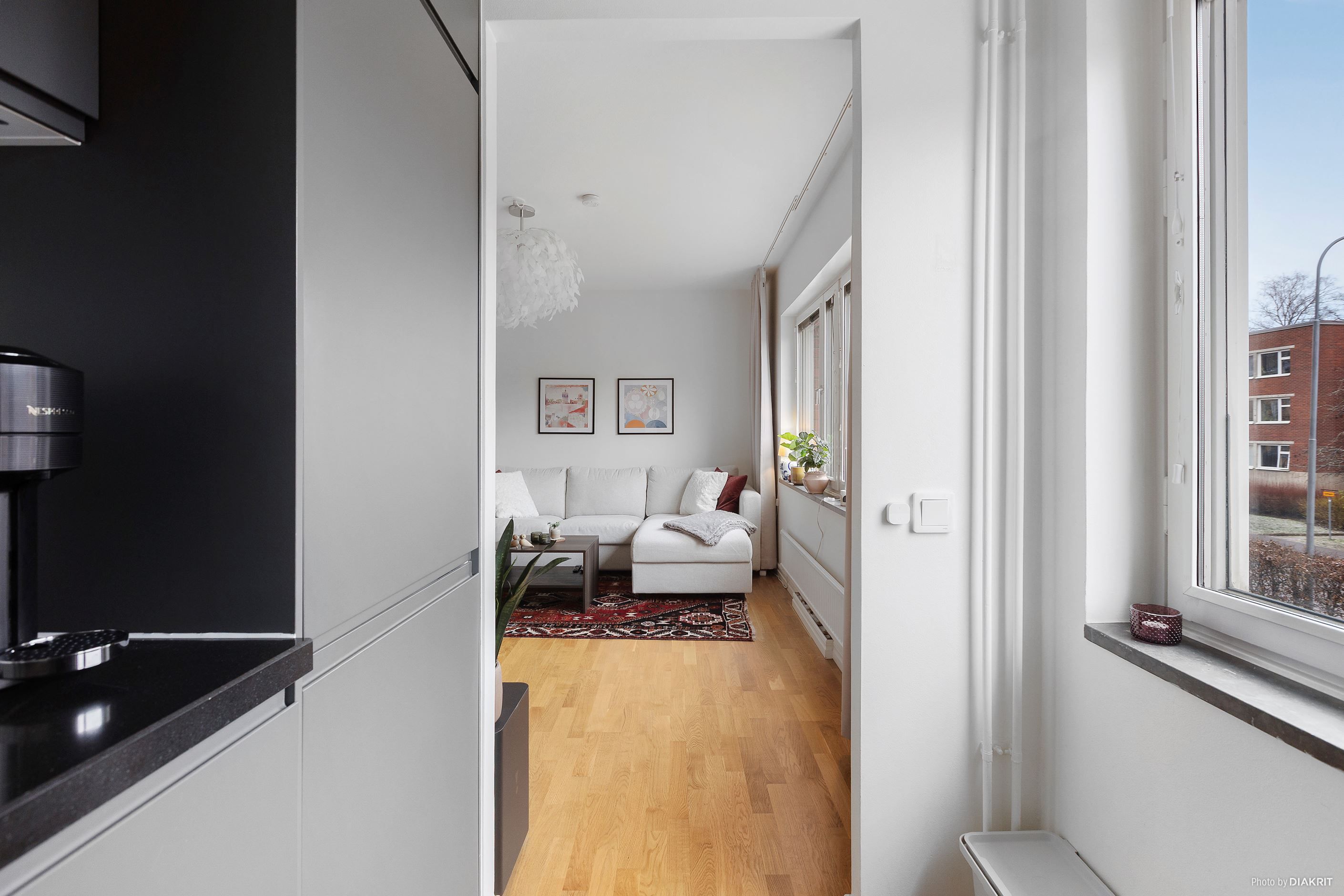 Bild tagen från köket mot allrummet