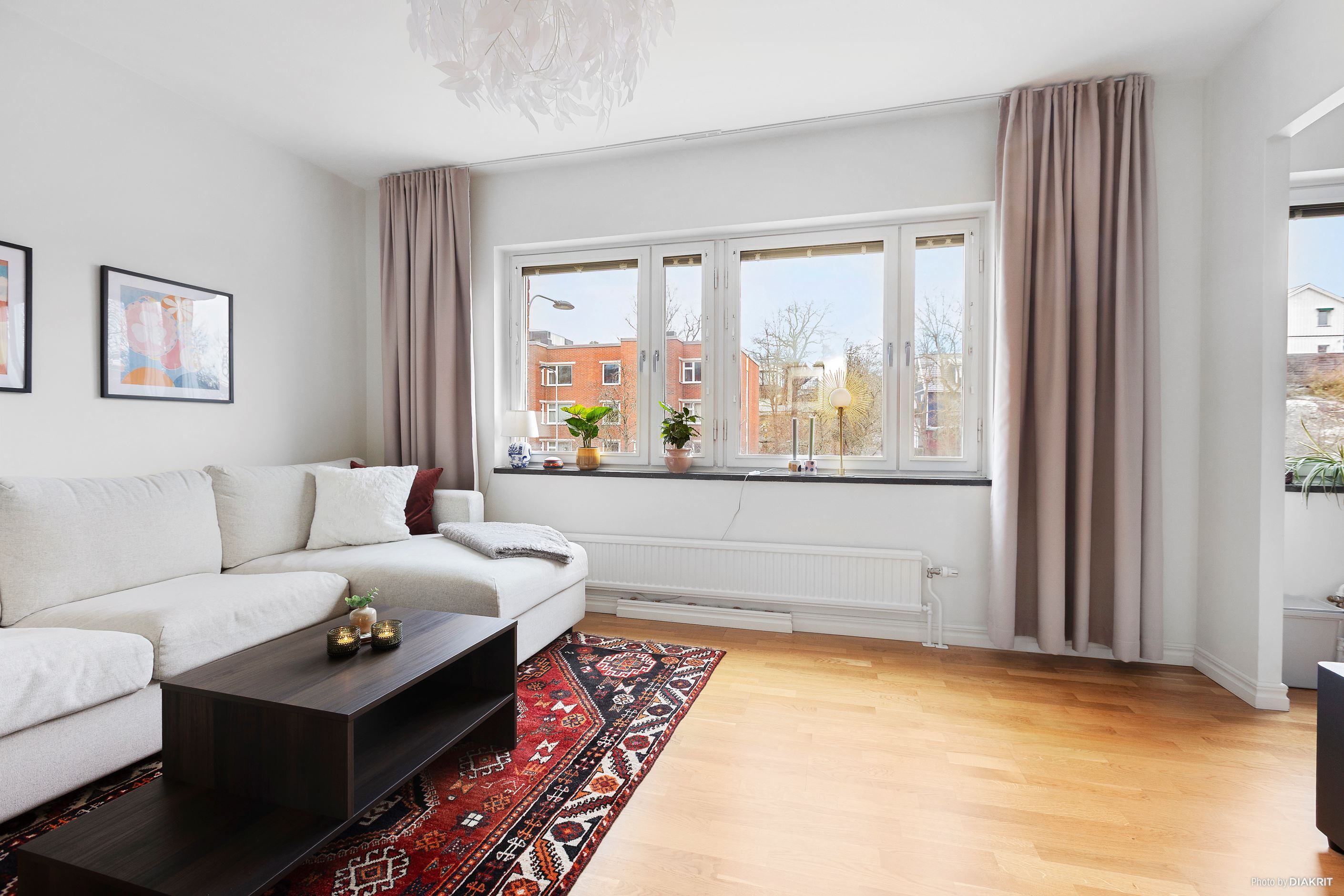 Fantastiskt ljusflöde tack vare de stora fönstren