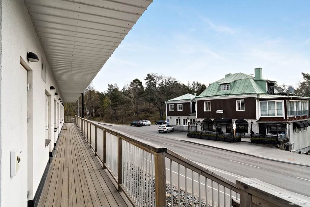 Anrika Centralkonditoriet ligger mitt över vägen